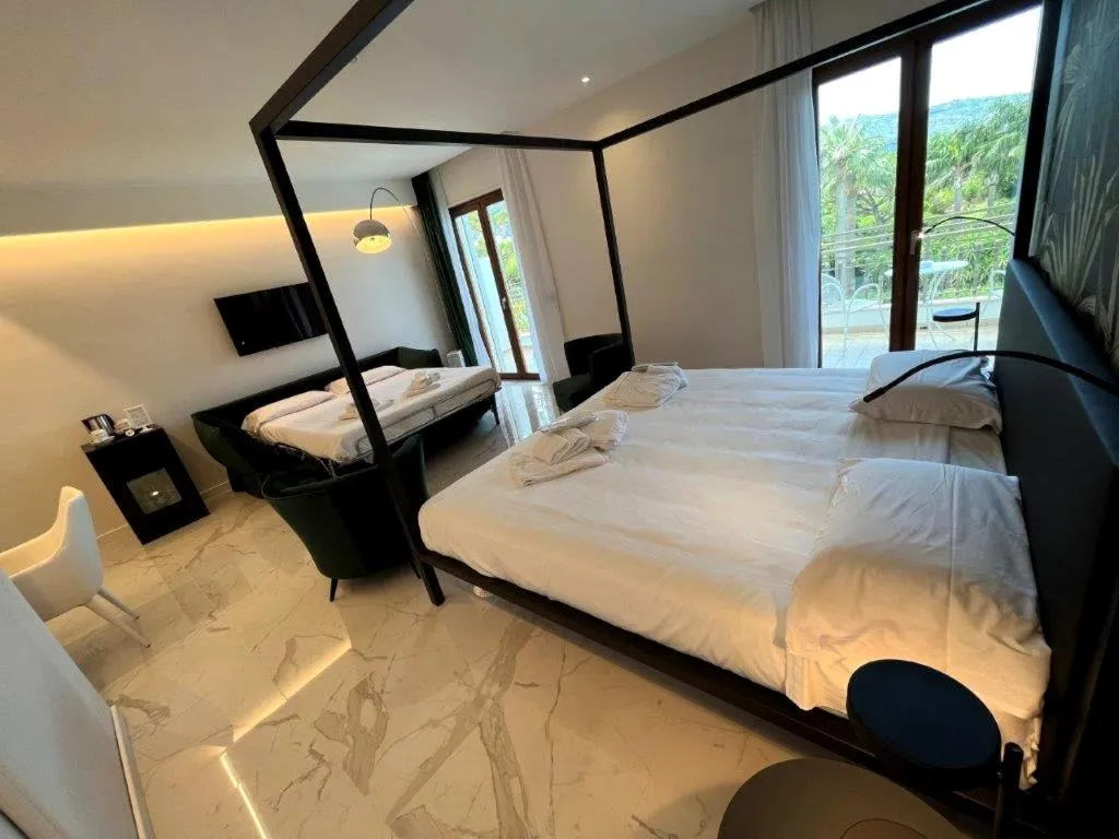 Photo of the whole room, Bed in Hotel Alpha