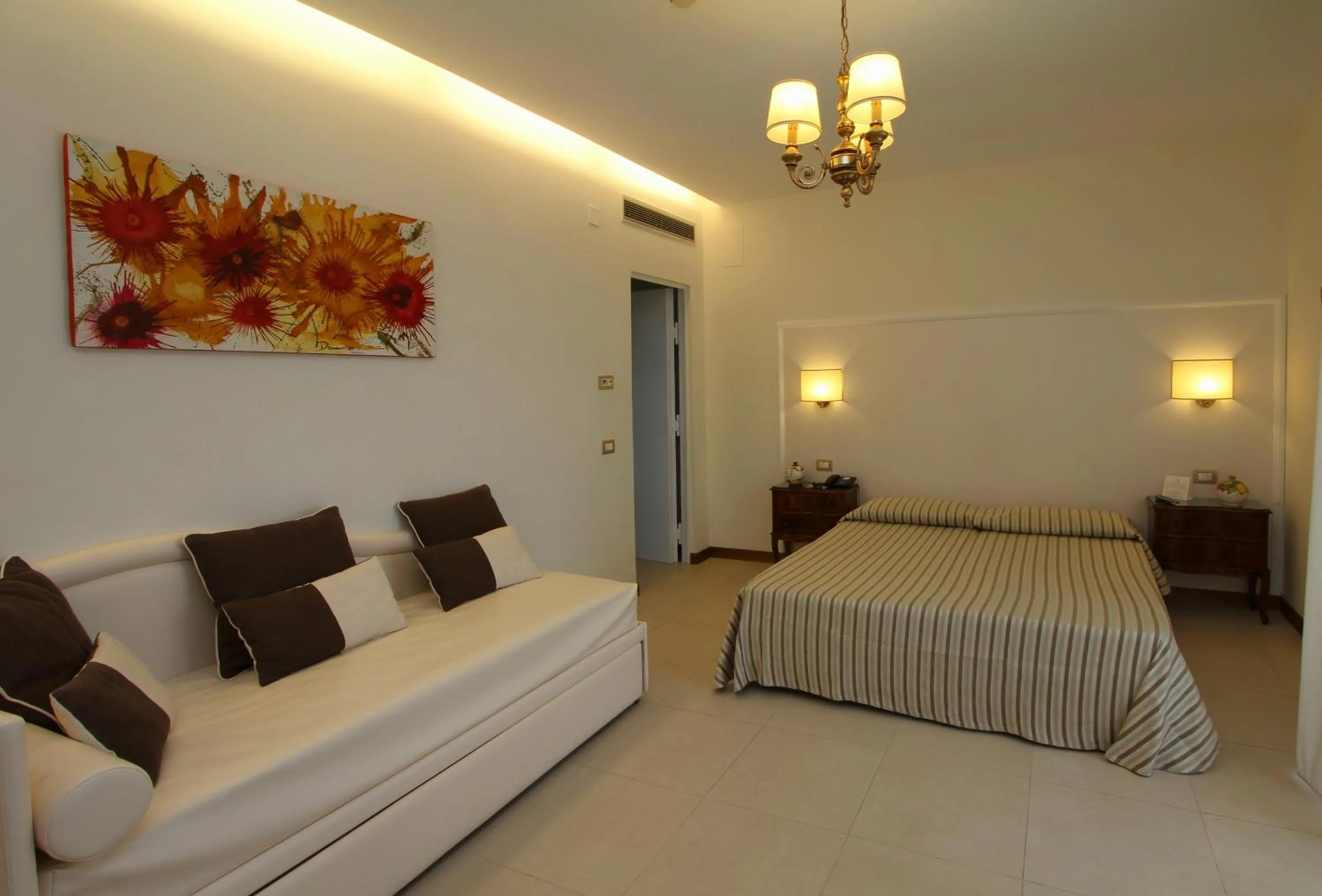 Bedroom, Bed in Hotel Alpha