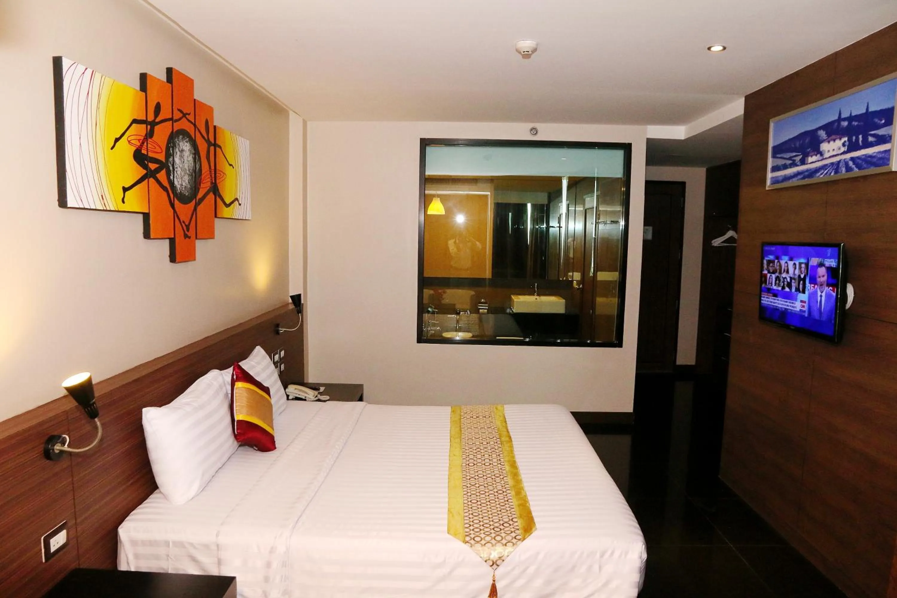 Bed in Arthitaya Green Nature Hotel & Lakkhana Poolside Resort