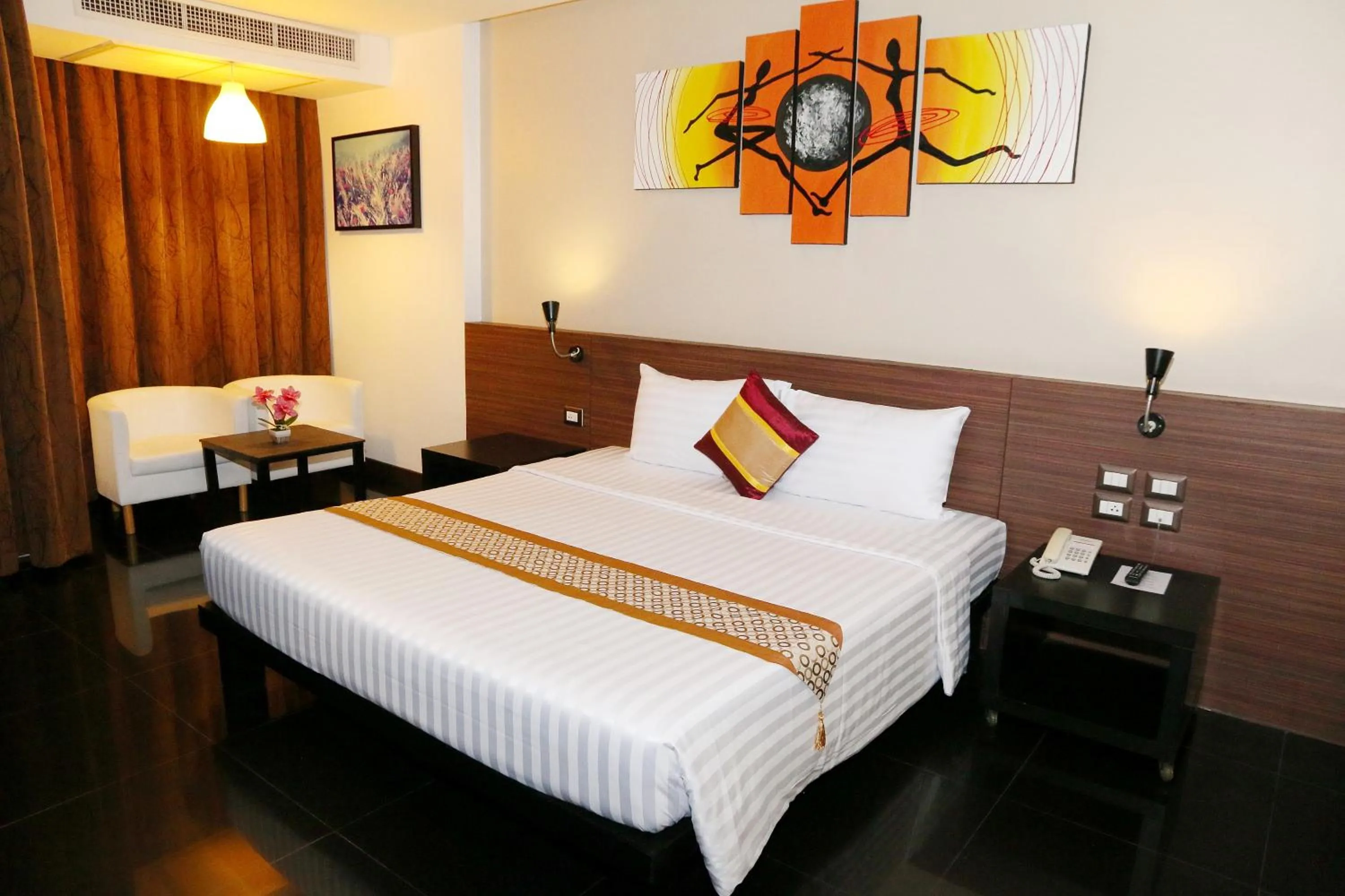 Bed in Arthitaya Green Nature Hotel & Lakkhana Poolside Resort