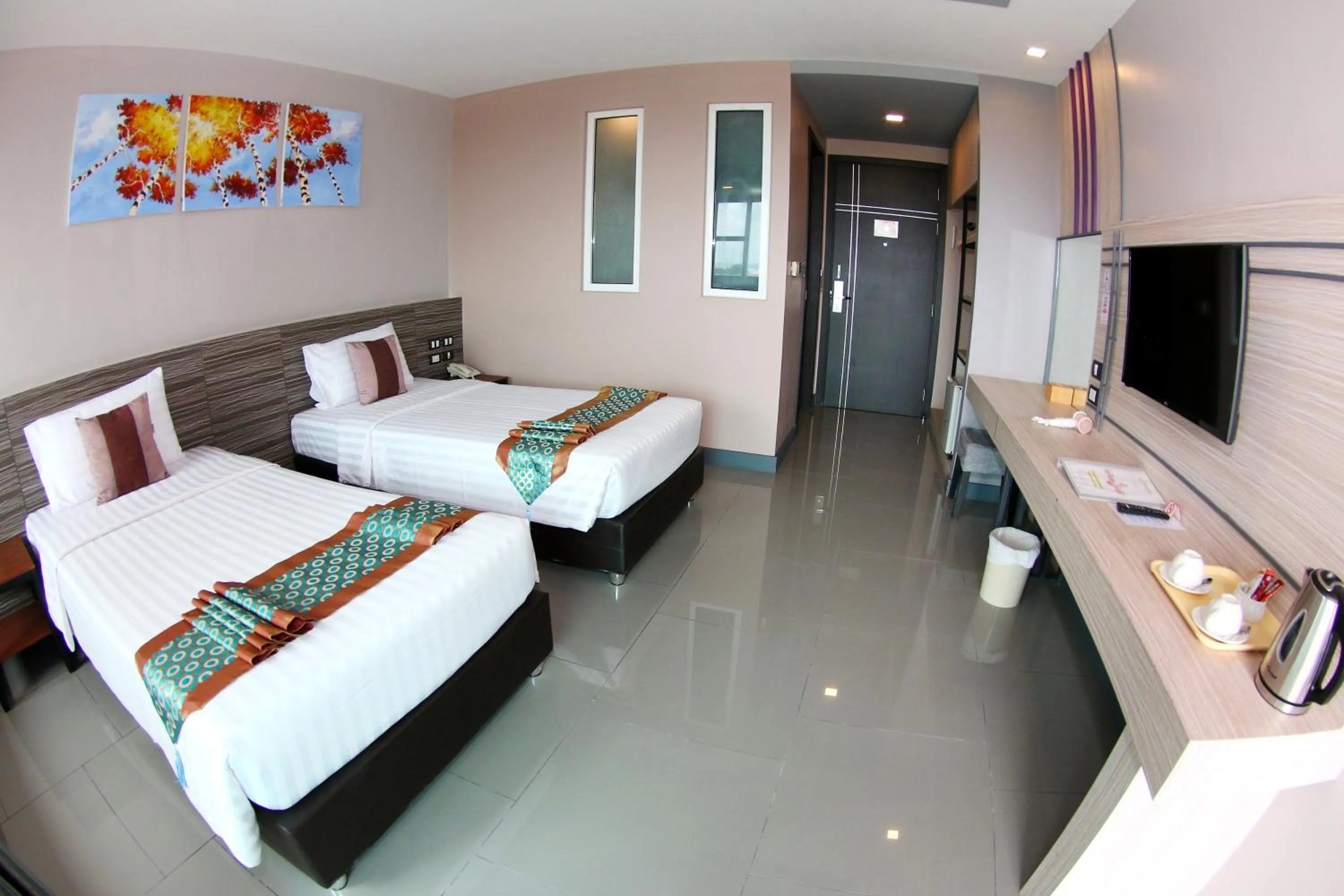 Bed in Arthitaya Green Nature Hotel & Lakkhana Poolside Resort