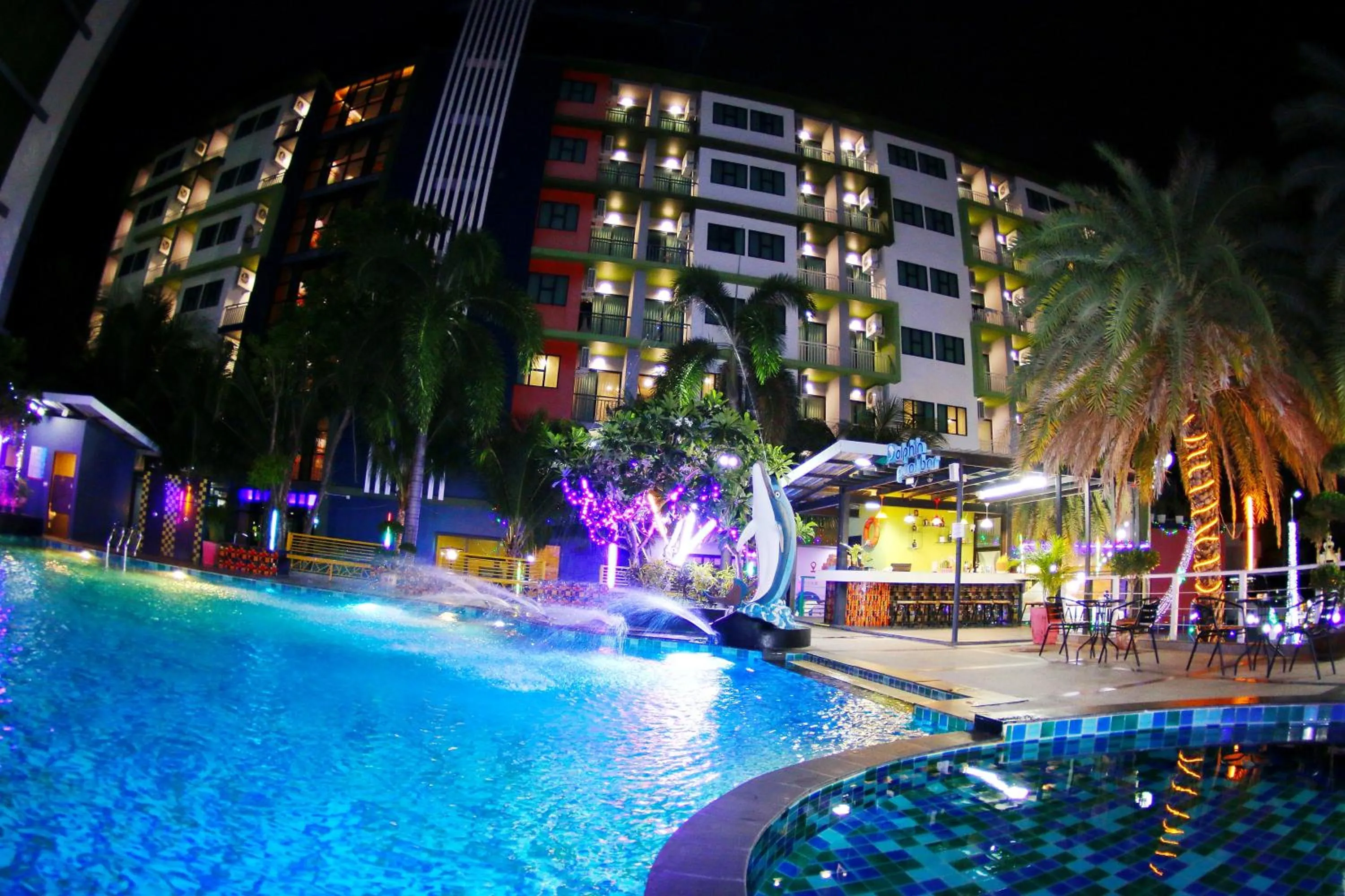 Swimming pool in Arthitaya Green Nature Hotel & Lakkhana Poolside Resort