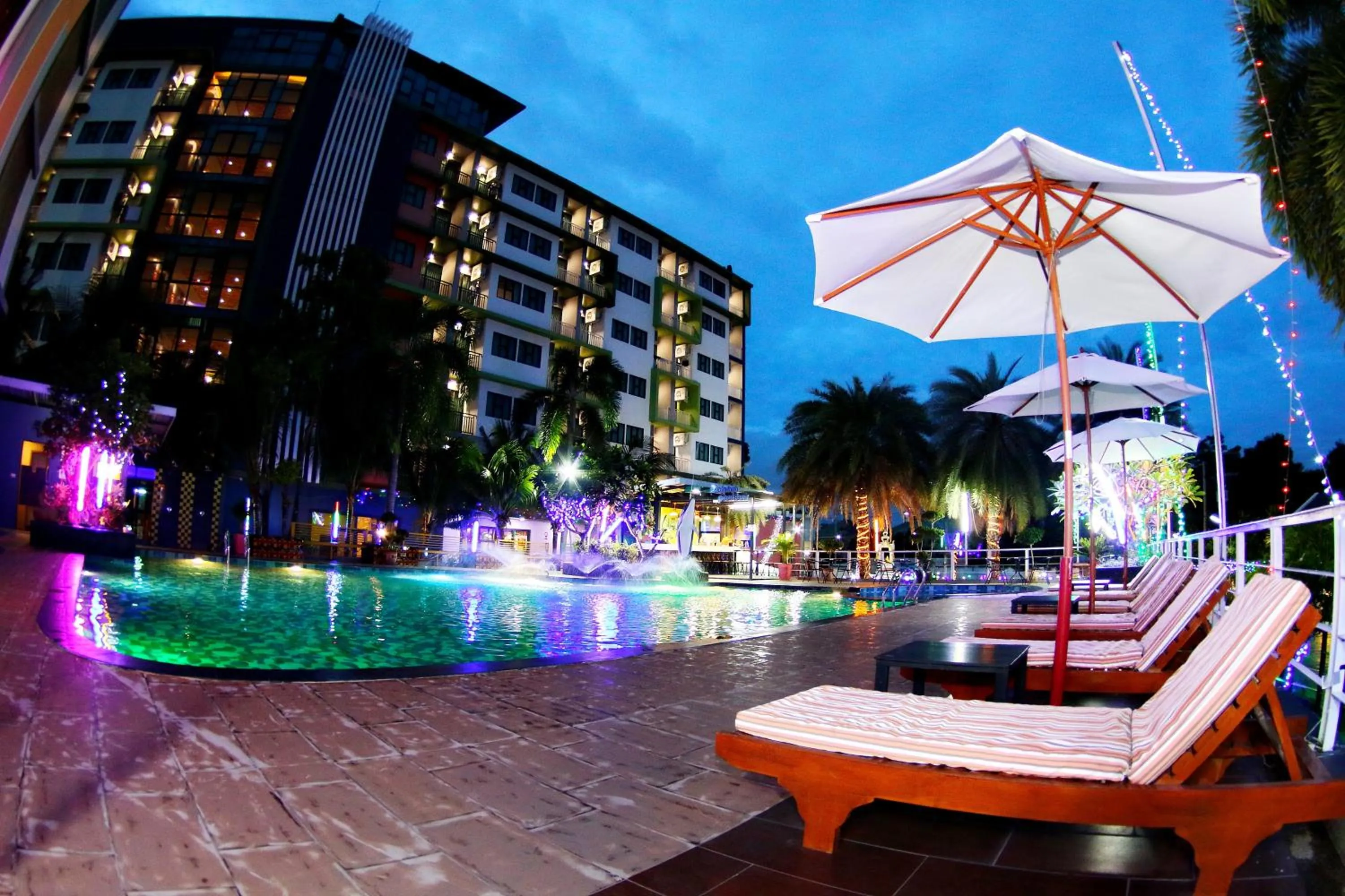 Night in Arthitaya Green Nature Hotel & Lakkhana Poolside Resort