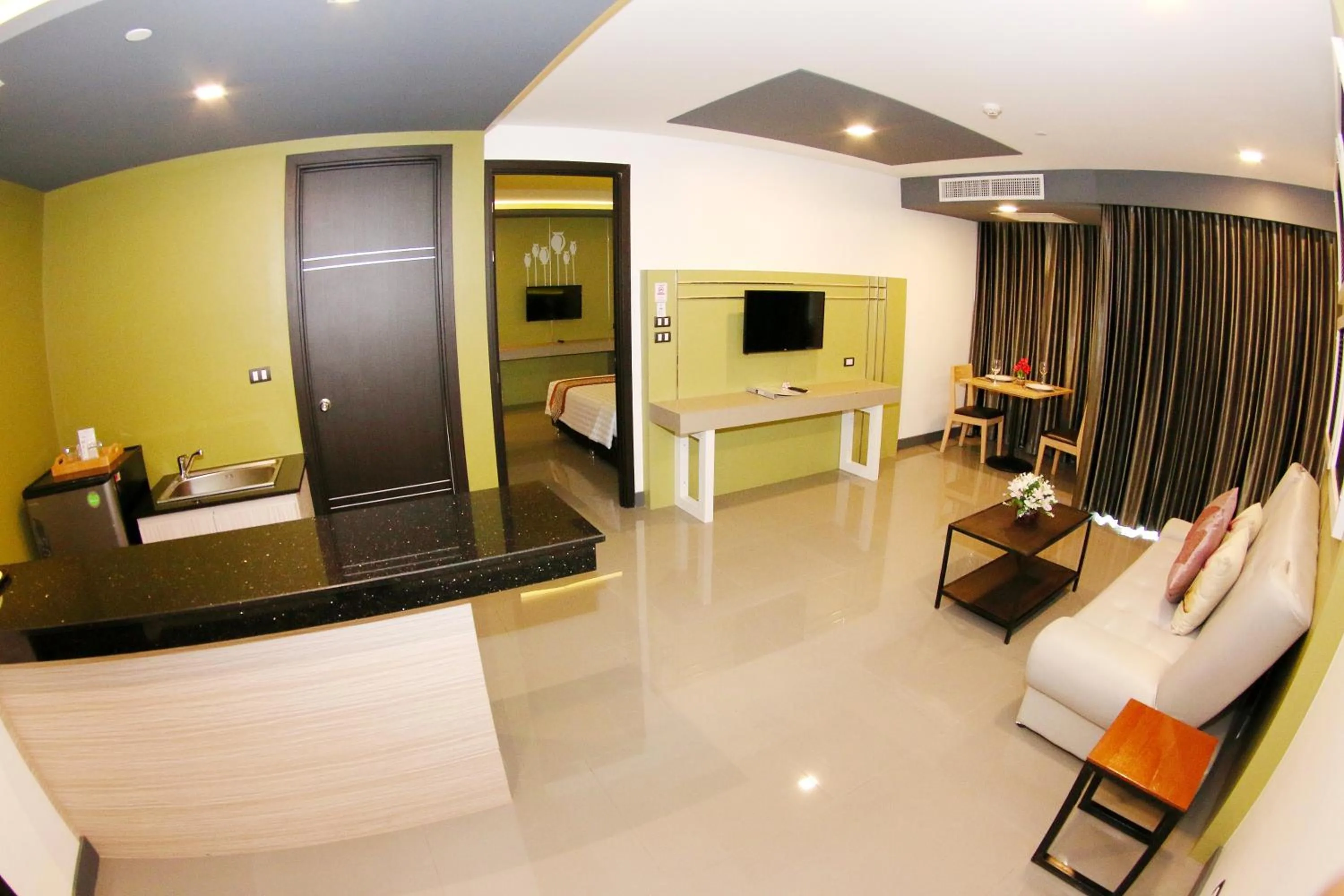 TV and multimedia in Arthitaya Green Nature Hotel & Lakkhana Poolside Resort