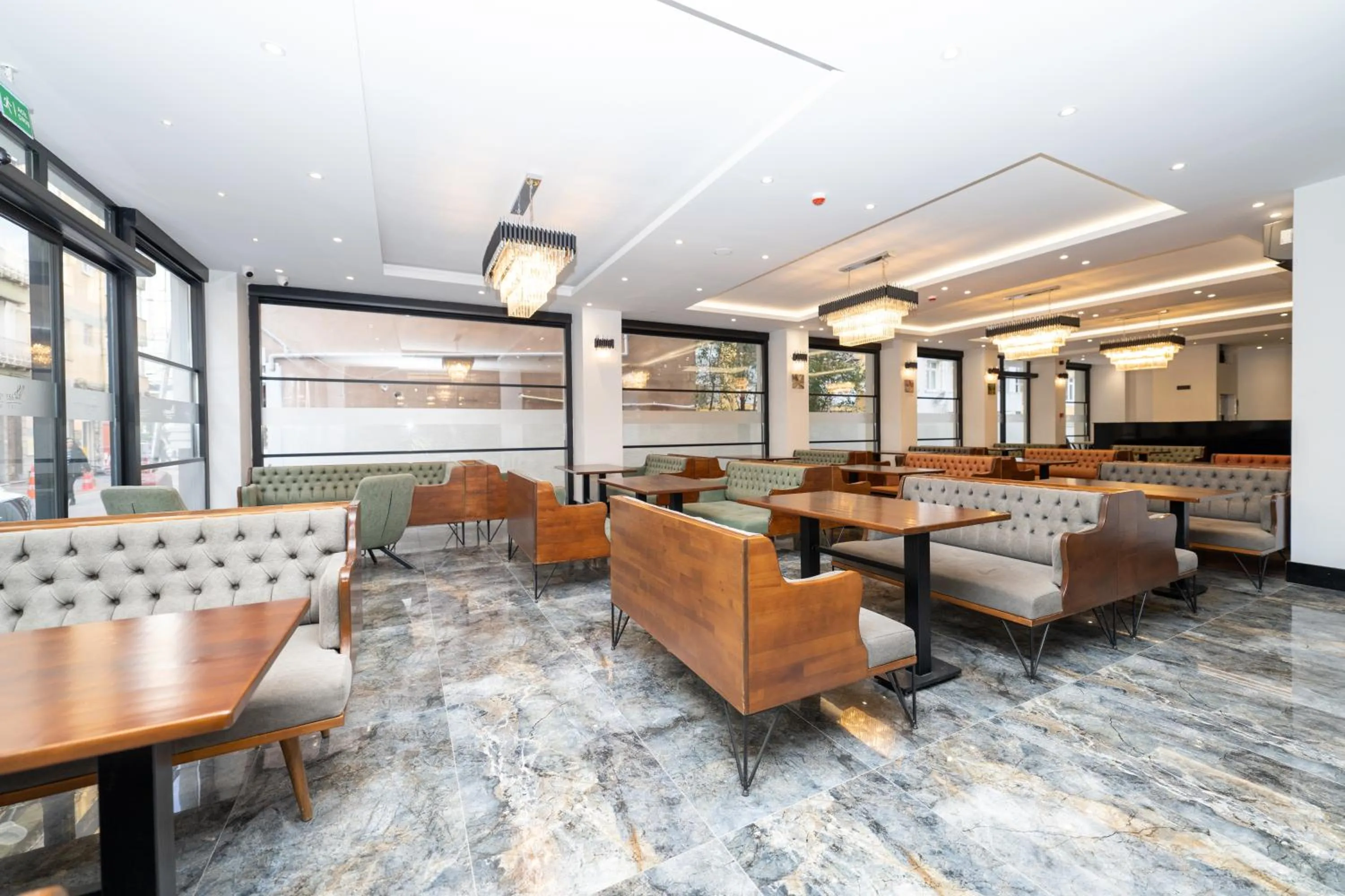 Restaurant/places to eat in Business Life Hotel & SPA Bakırköy