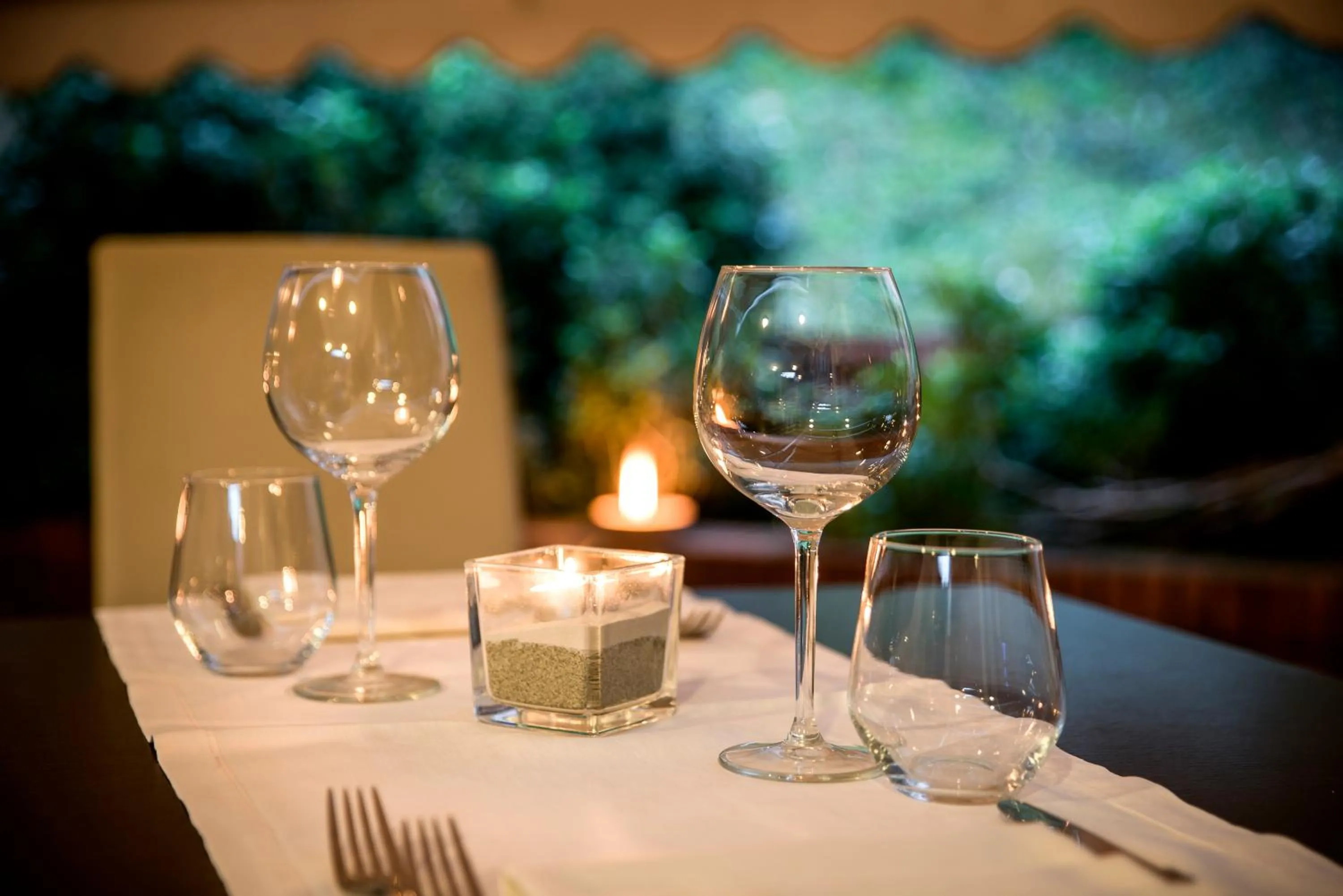 Restaurant/places to eat in Hotel Executive