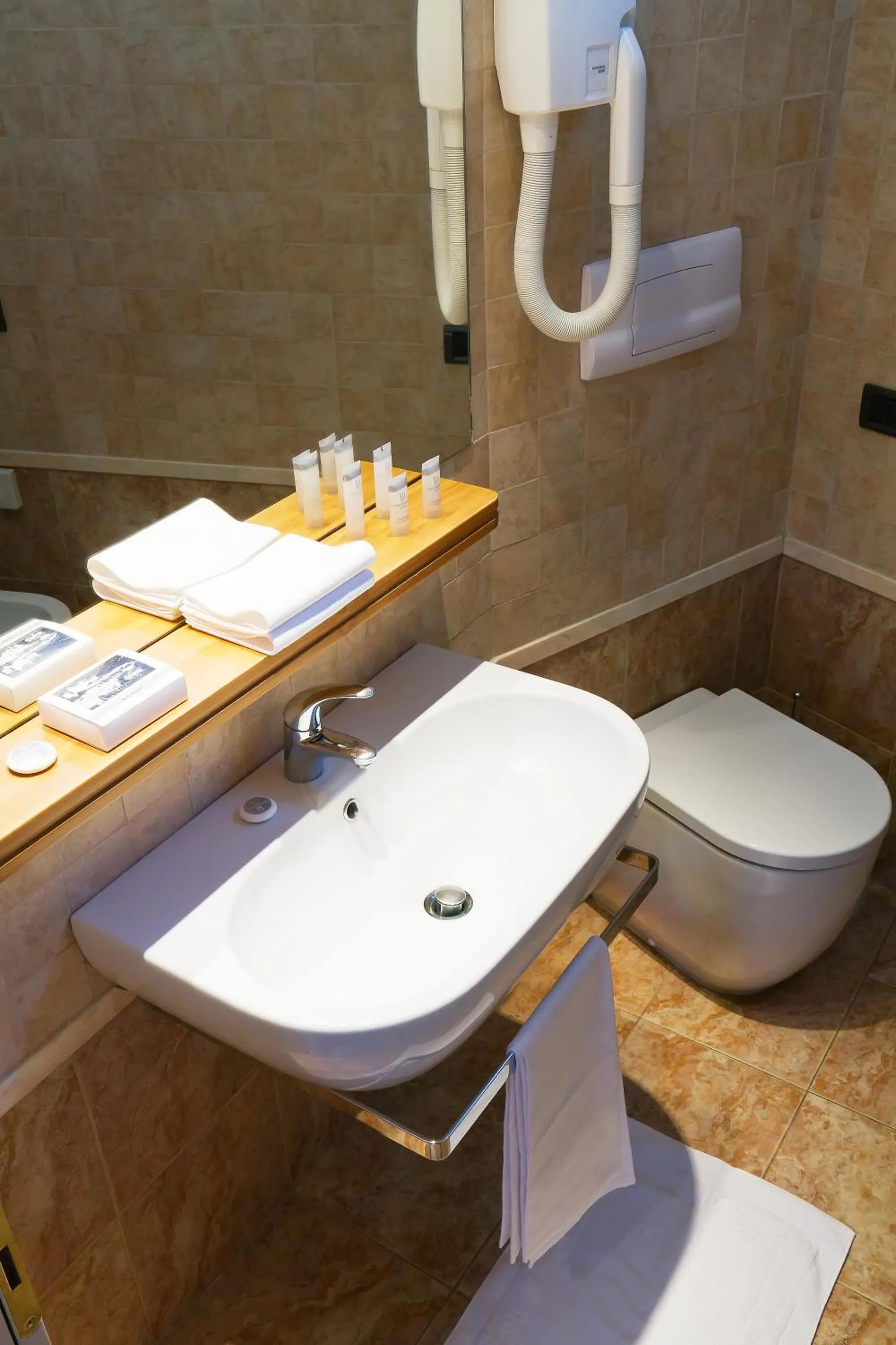 Bathroom in Hotel dei Duchi