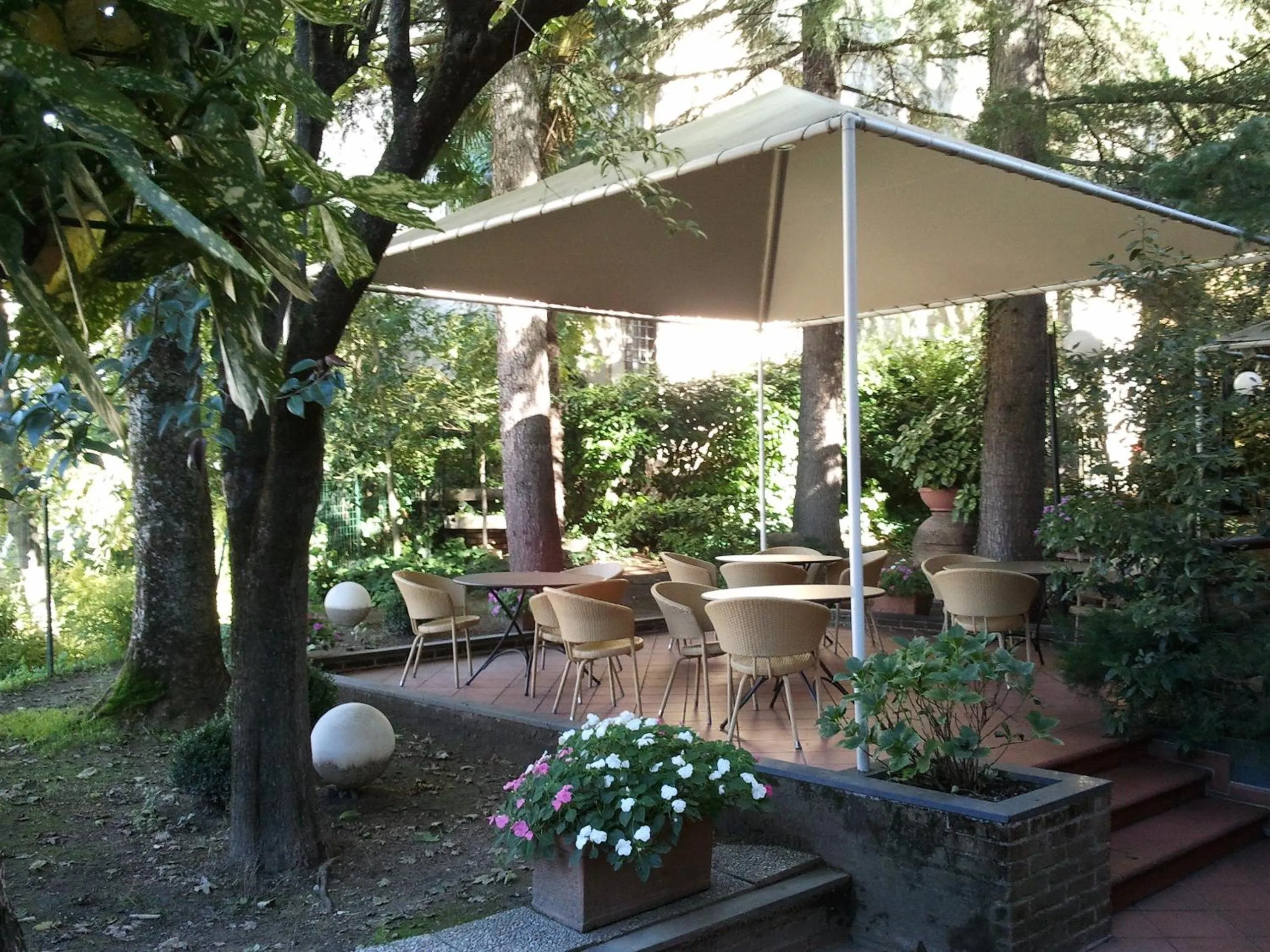 Facade/entrance in Hotel dei Duchi