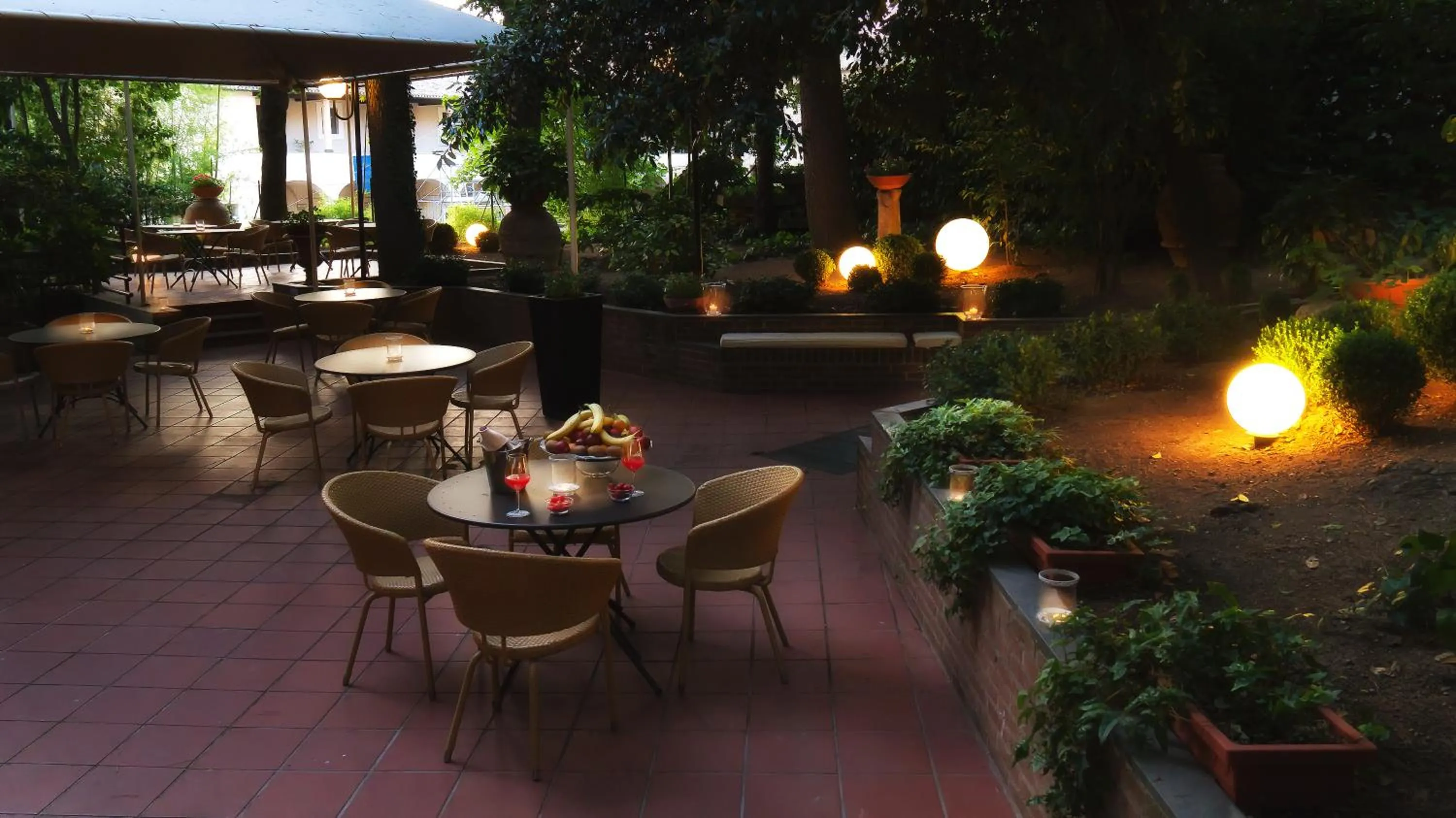 Facade/entrance in Hotel dei Duchi