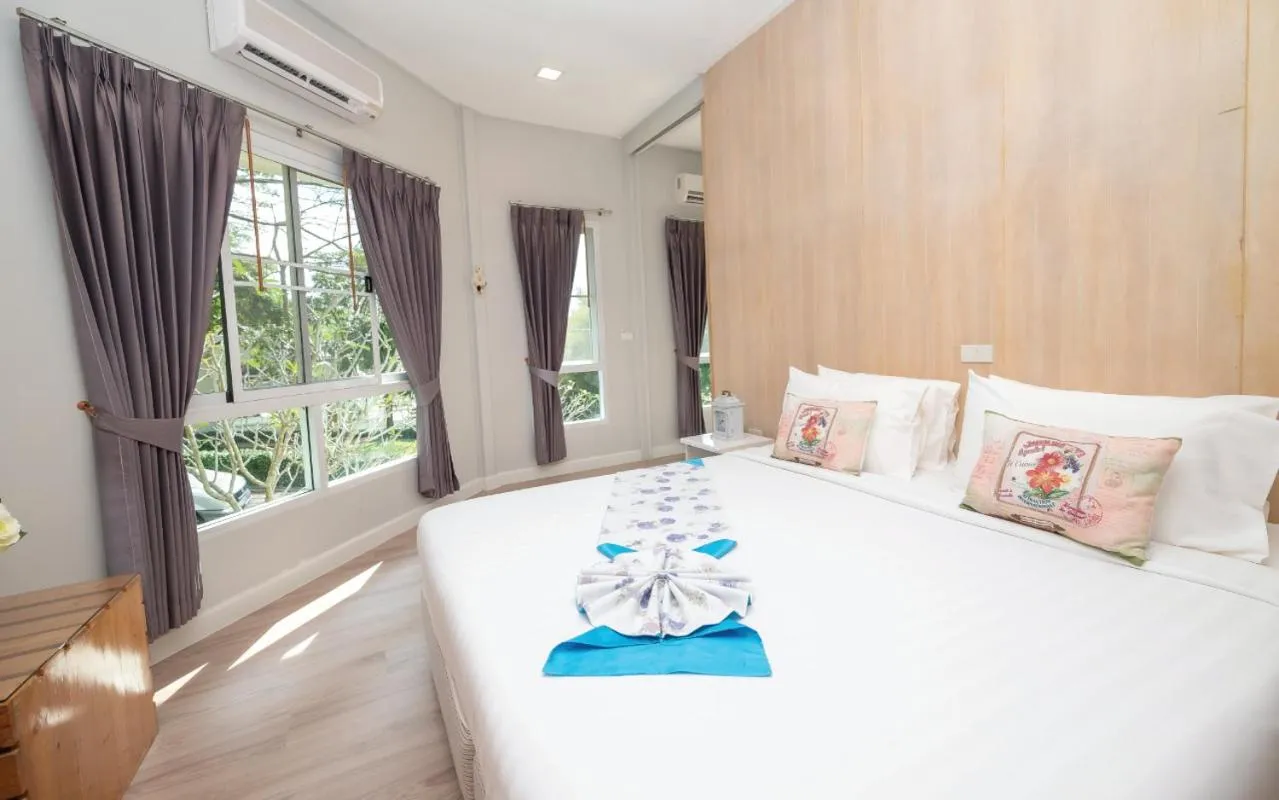 Bed in Phukaew Resort & Adventure Park