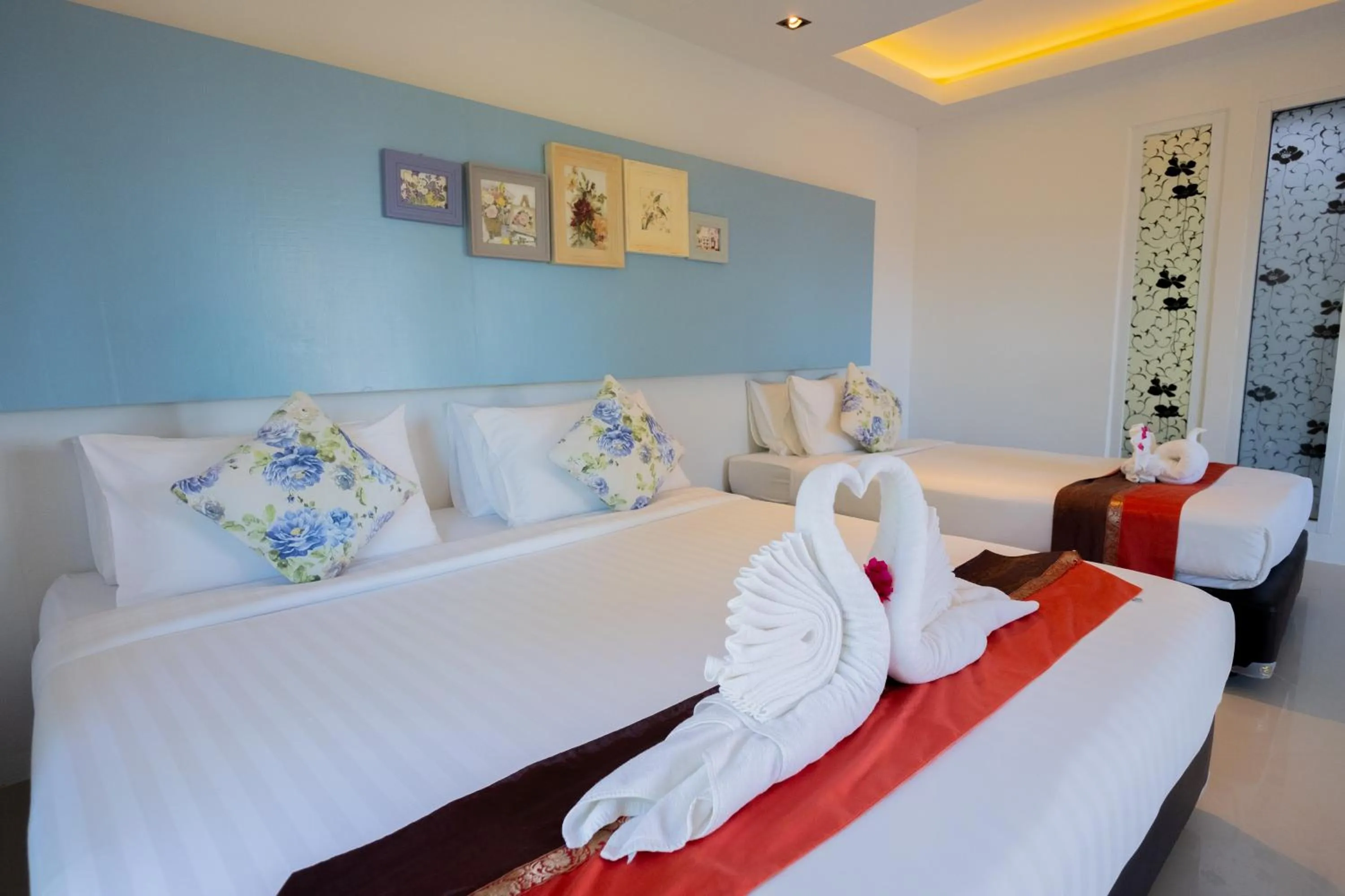 Bed in Phukaew Resort & Adventure Park