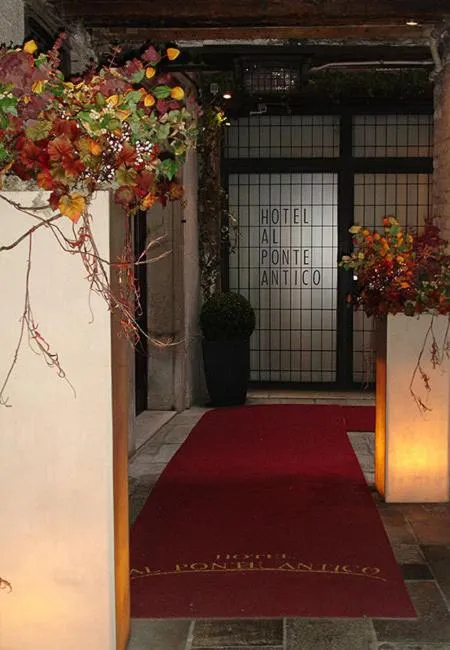 Facade/entrance in Al Ponte Antico