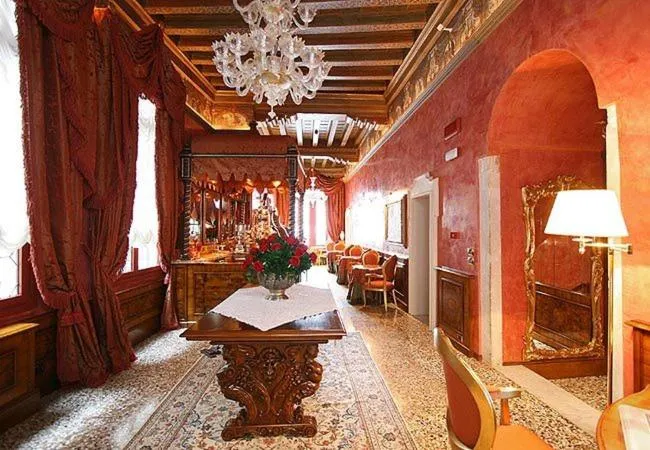 Lobby or reception in Al Ponte Antico