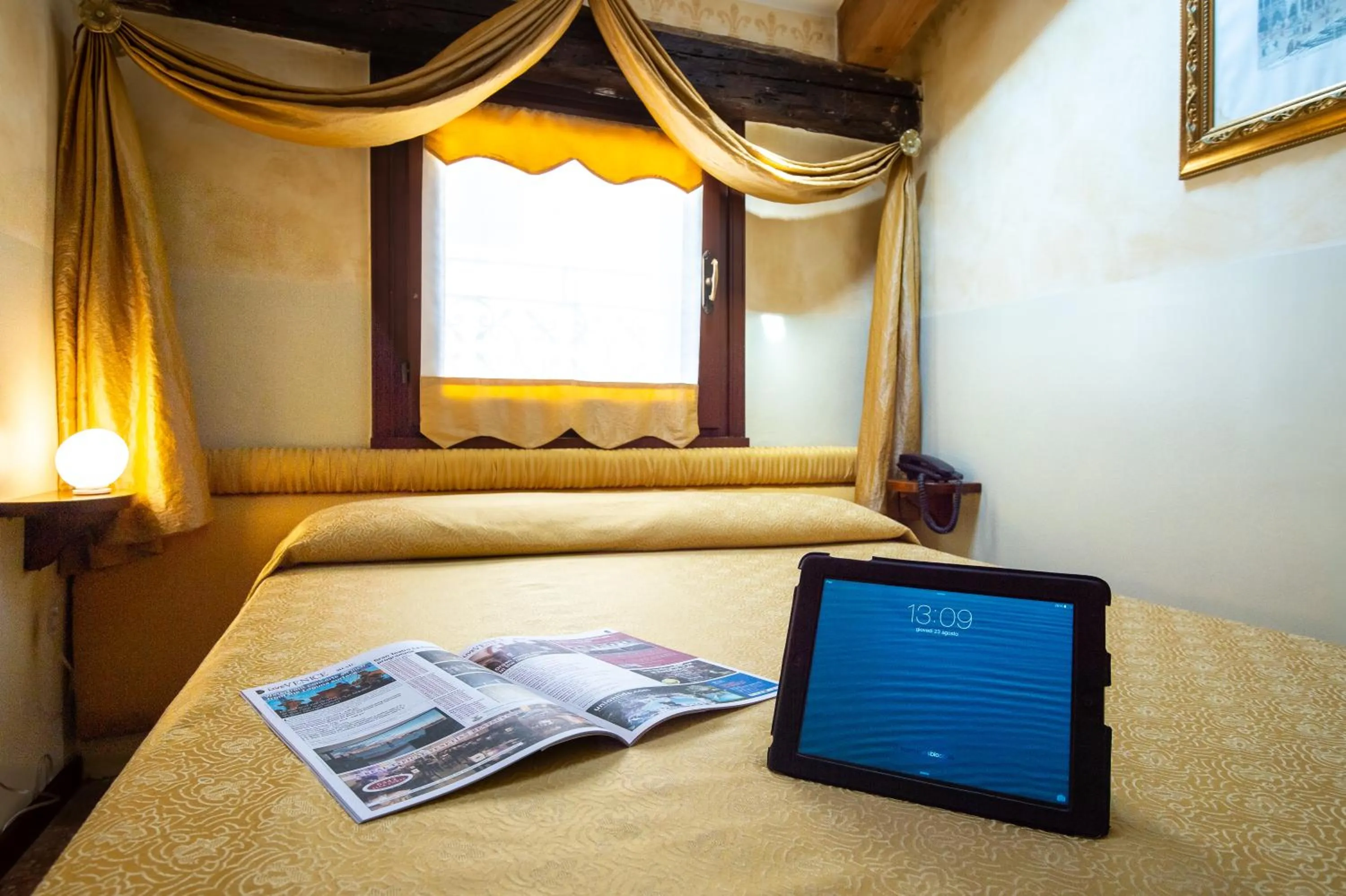 Bed in Hotel Mercurio