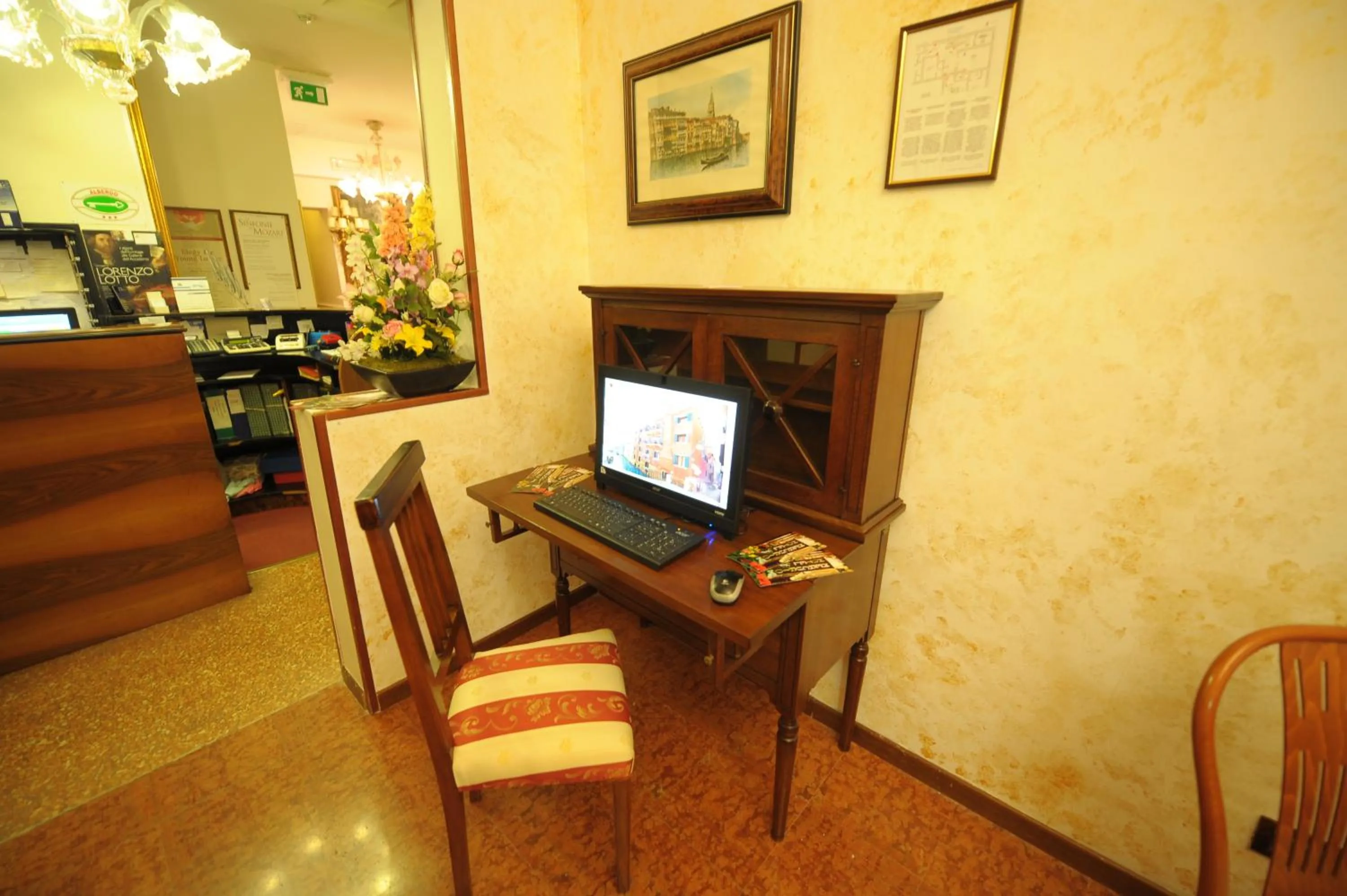 Lobby or reception in Hotel Mercurio