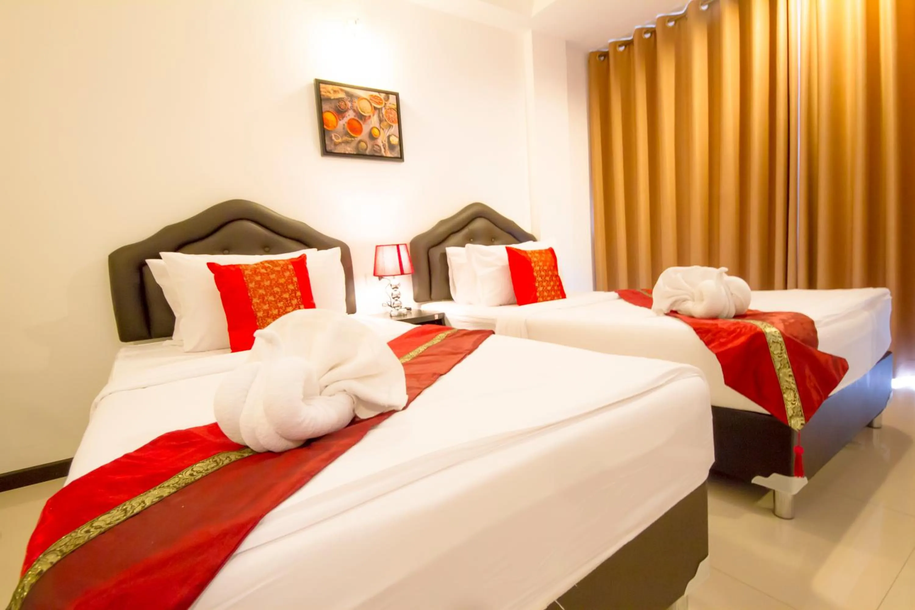 Photo of the whole room, Bed in TH beach hotel