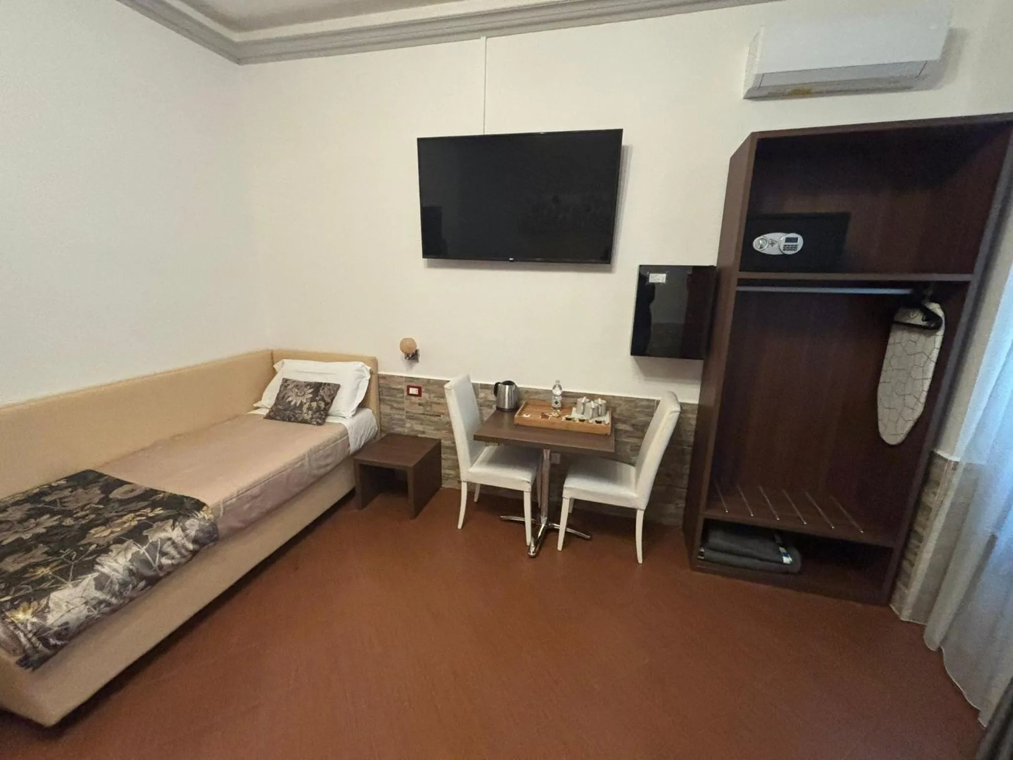 Bedroom, Bed in Hotel Ester