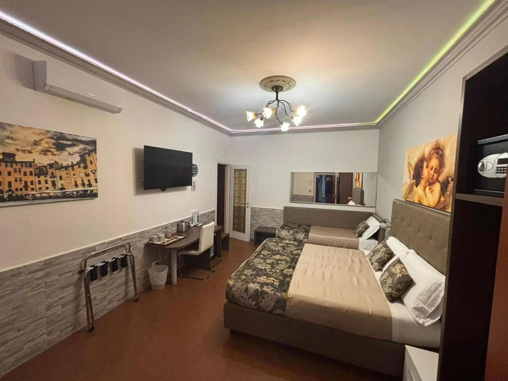 Bedroom in Hotel Ester