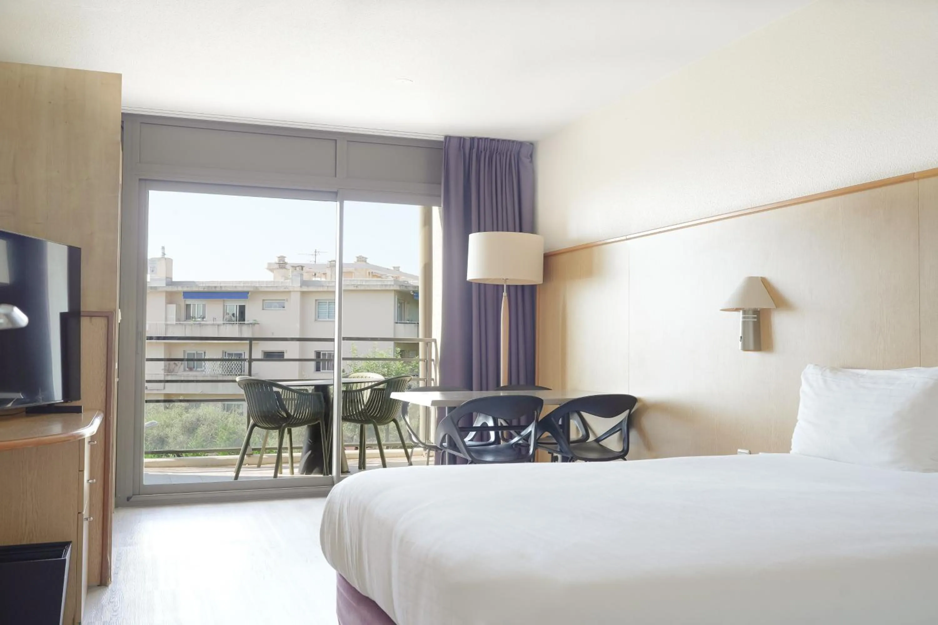 Photo of the whole room, Bed in Thalazur Antibes - Résidence & Spa