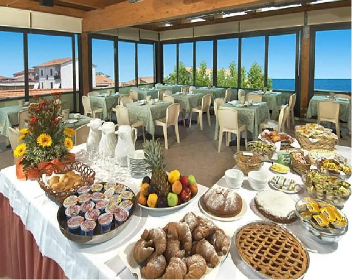 Banquet/Function facilities in Ristorante Hotel Lucia - 100 mt dal mare