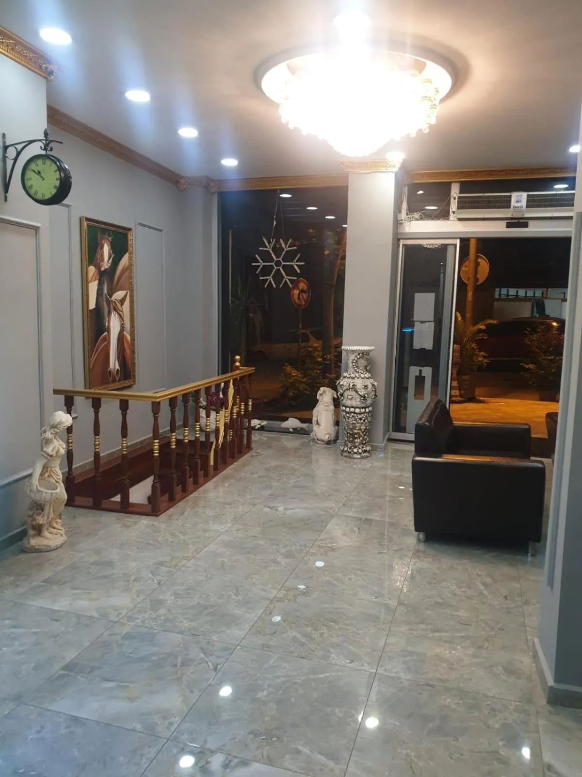 Lobby or reception in Stad Pansiyon AİLE