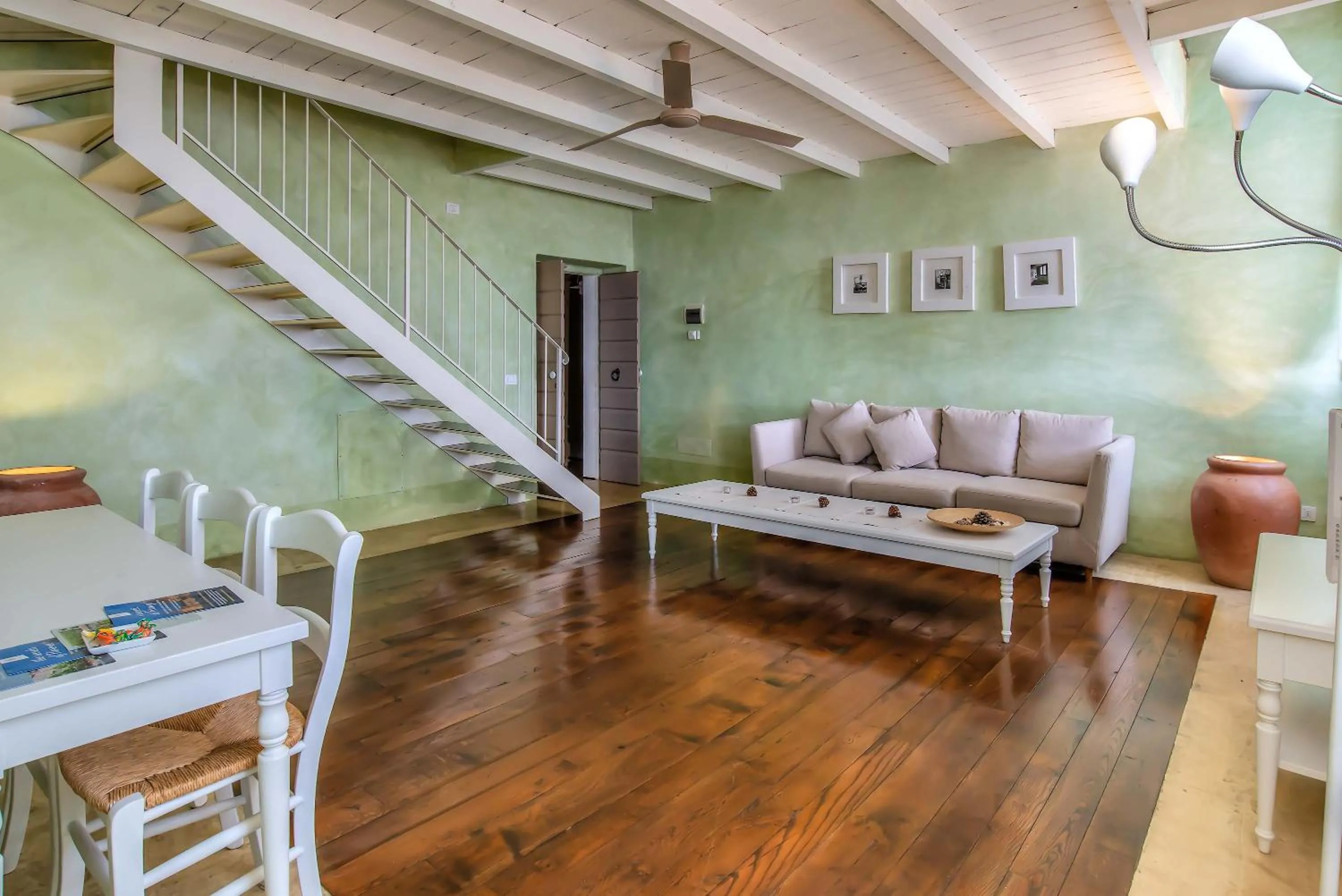 Living room in Villa Cassia di Baccano
