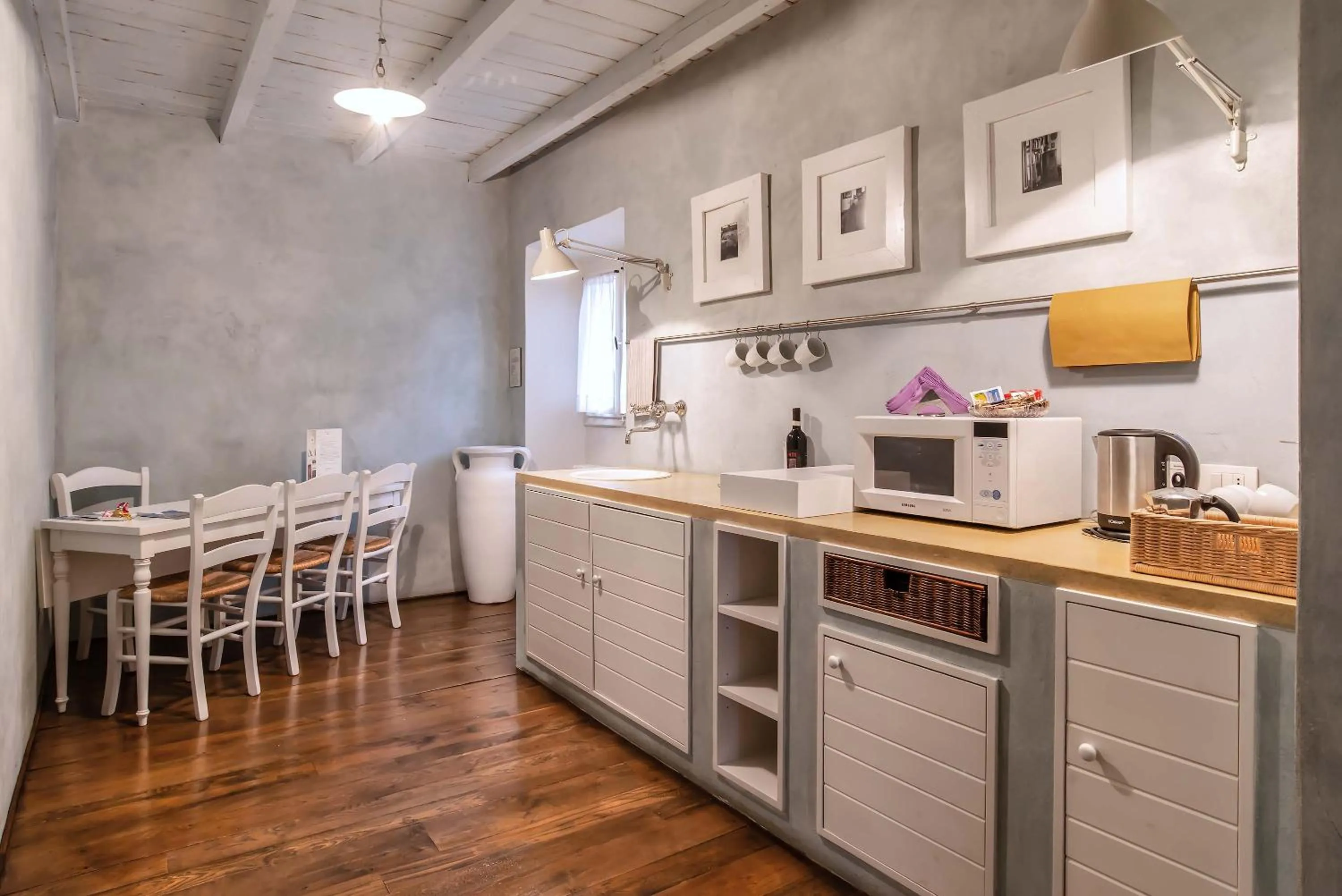 Kitchen or kitchenette in Villa Cassia di Baccano
