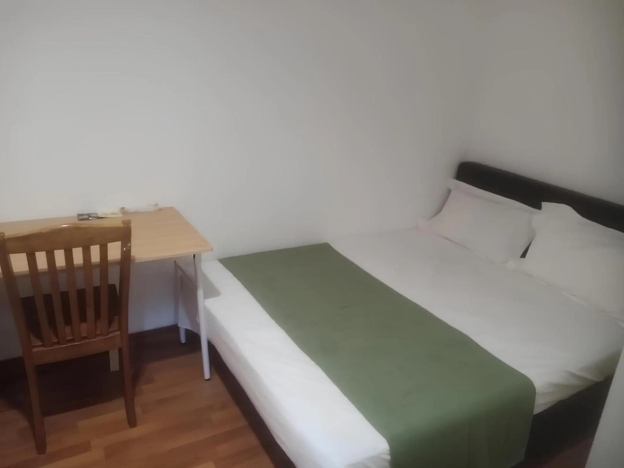 Bedroom, Bed in Natol Budget Homestay Rock Road