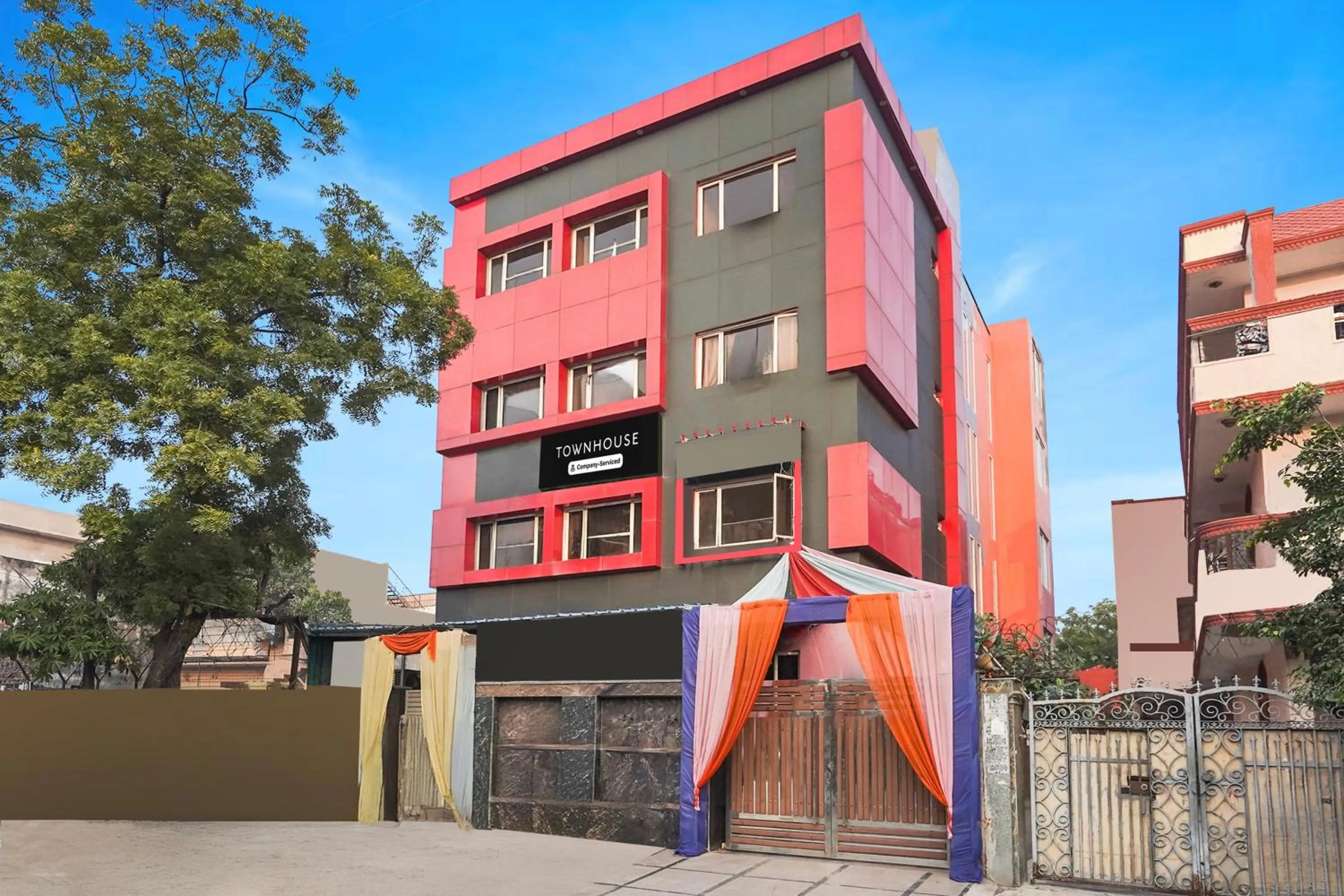 Facade/entrance in Townhouse Maithli Marg Sector 55 Formerly Red Roof