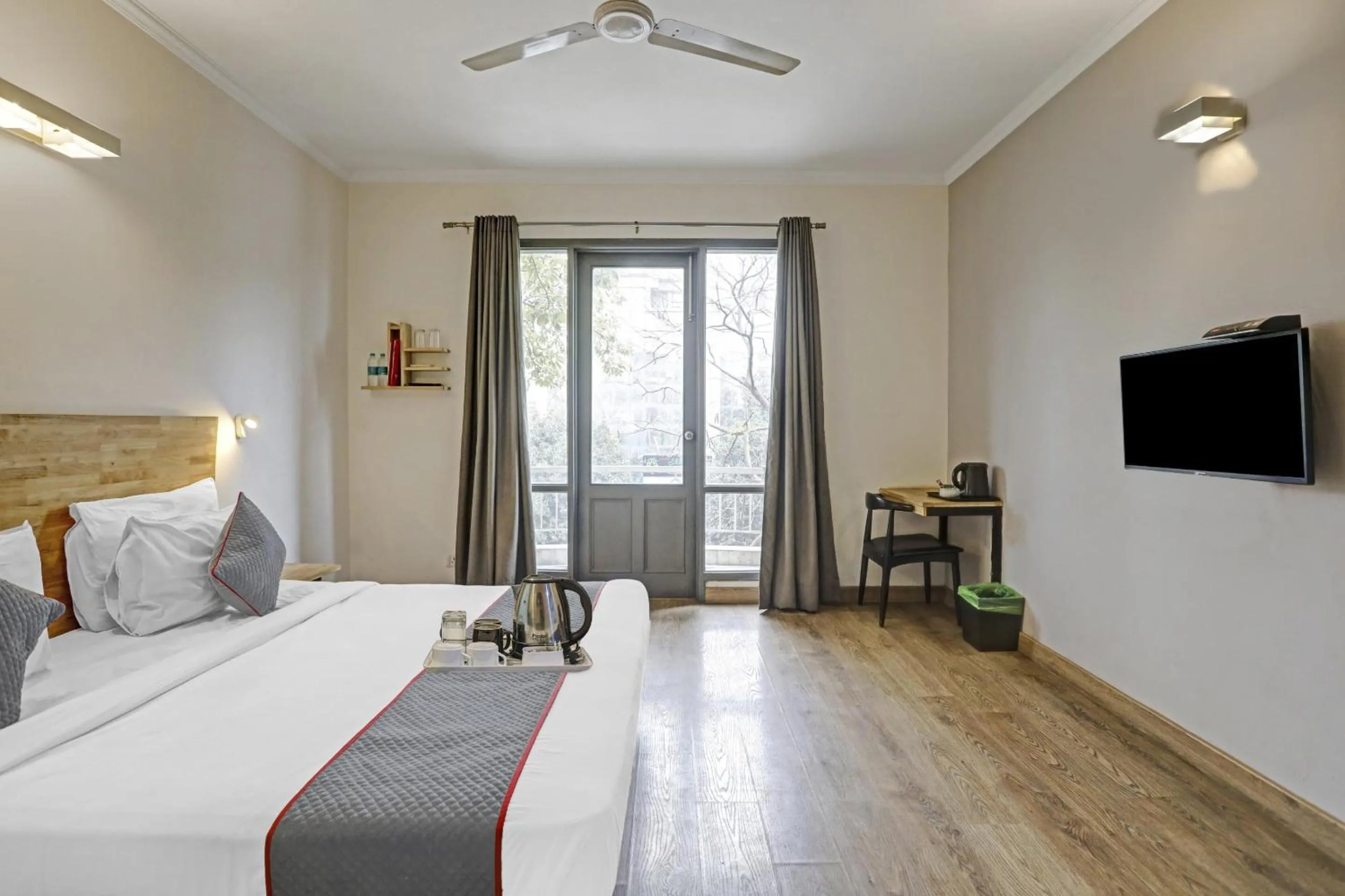 Facade/entrance in Super Townhouse Crystal Leaf