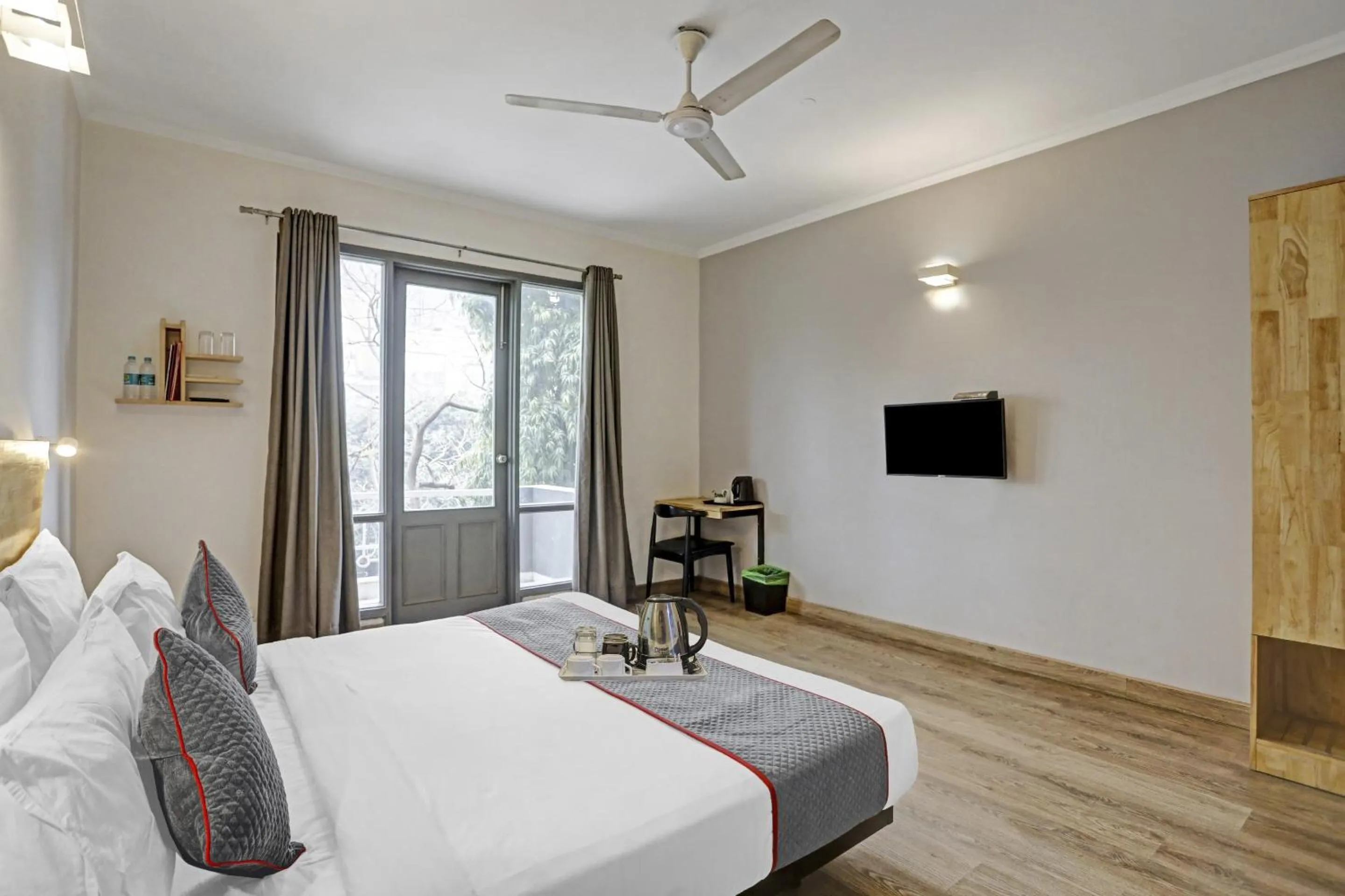 Lobby or reception in Super Townhouse Crystal Leaf