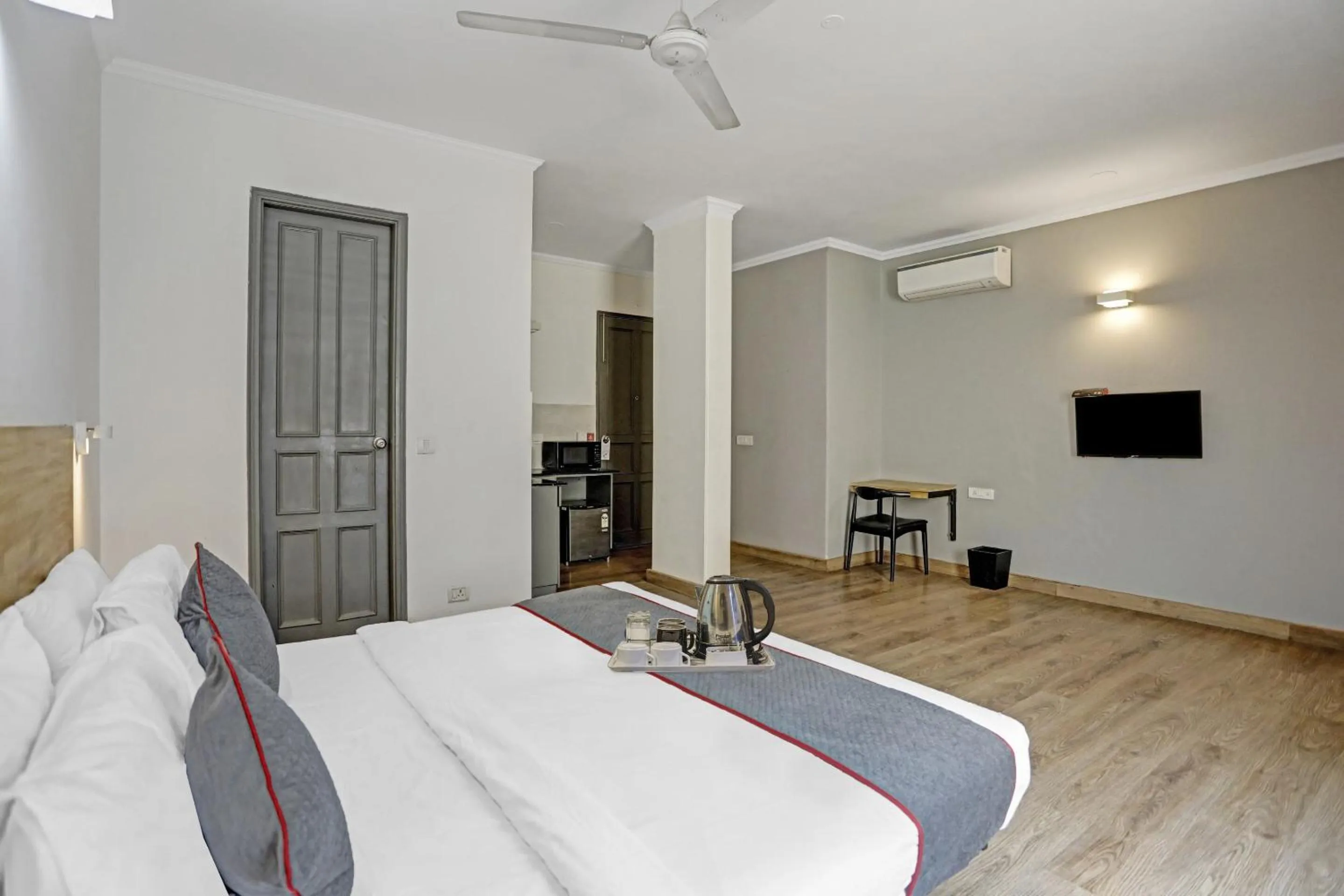 Facade/entrance in Super Townhouse Crystal Leaf