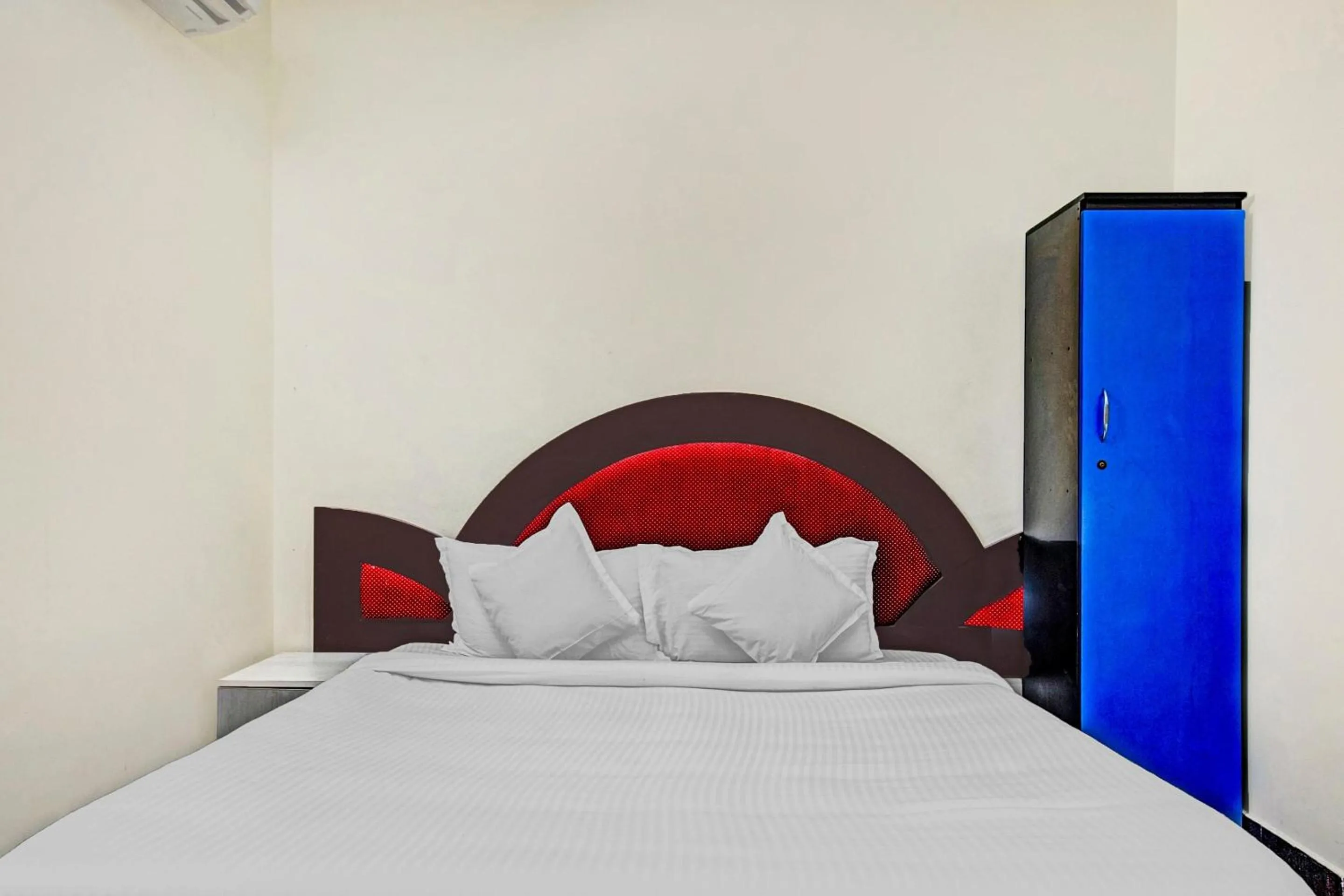 Bedroom in Hotel O Neethu Residency