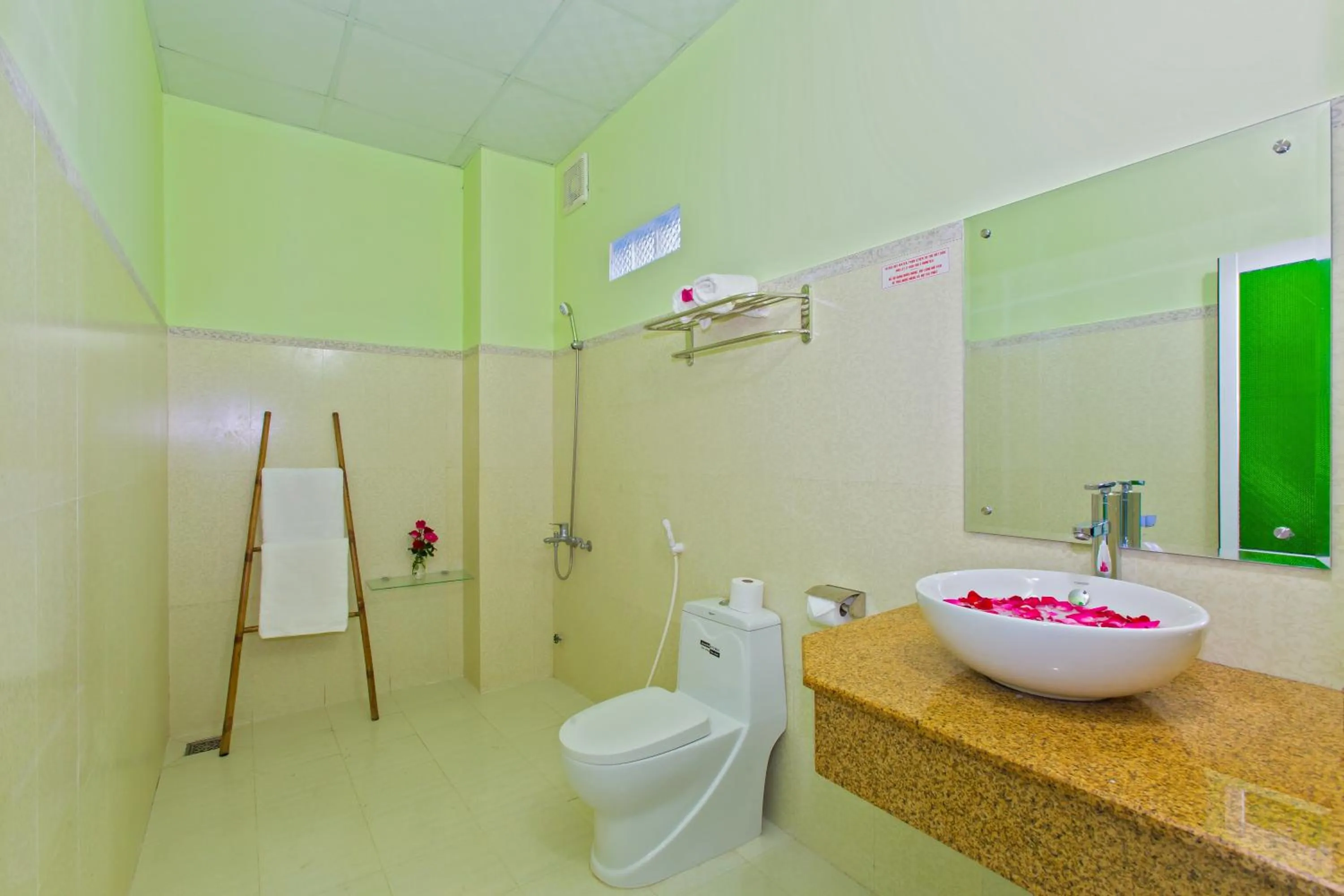 Bathroom in Hoi An Life Villa