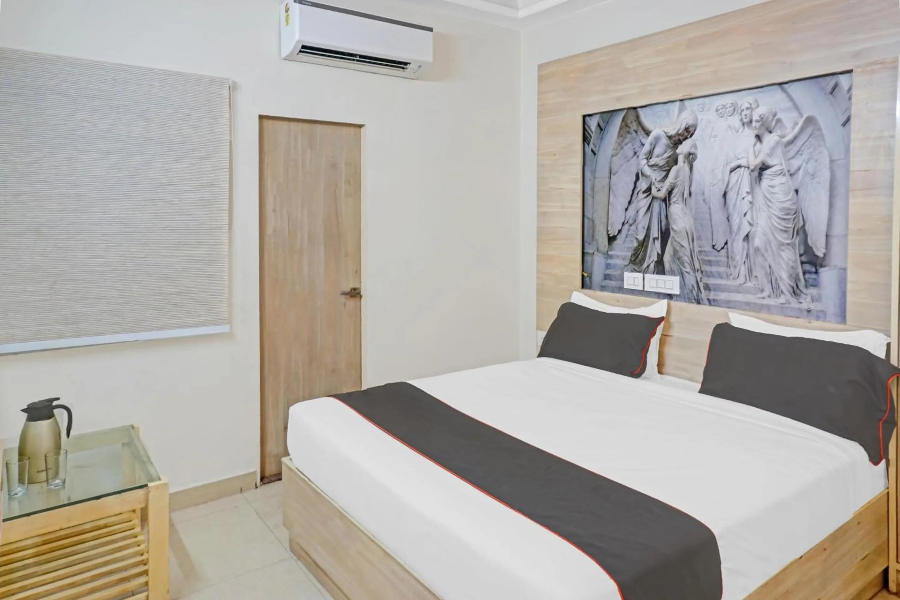 Bedroom, Bed in Hotel O Silver Inn