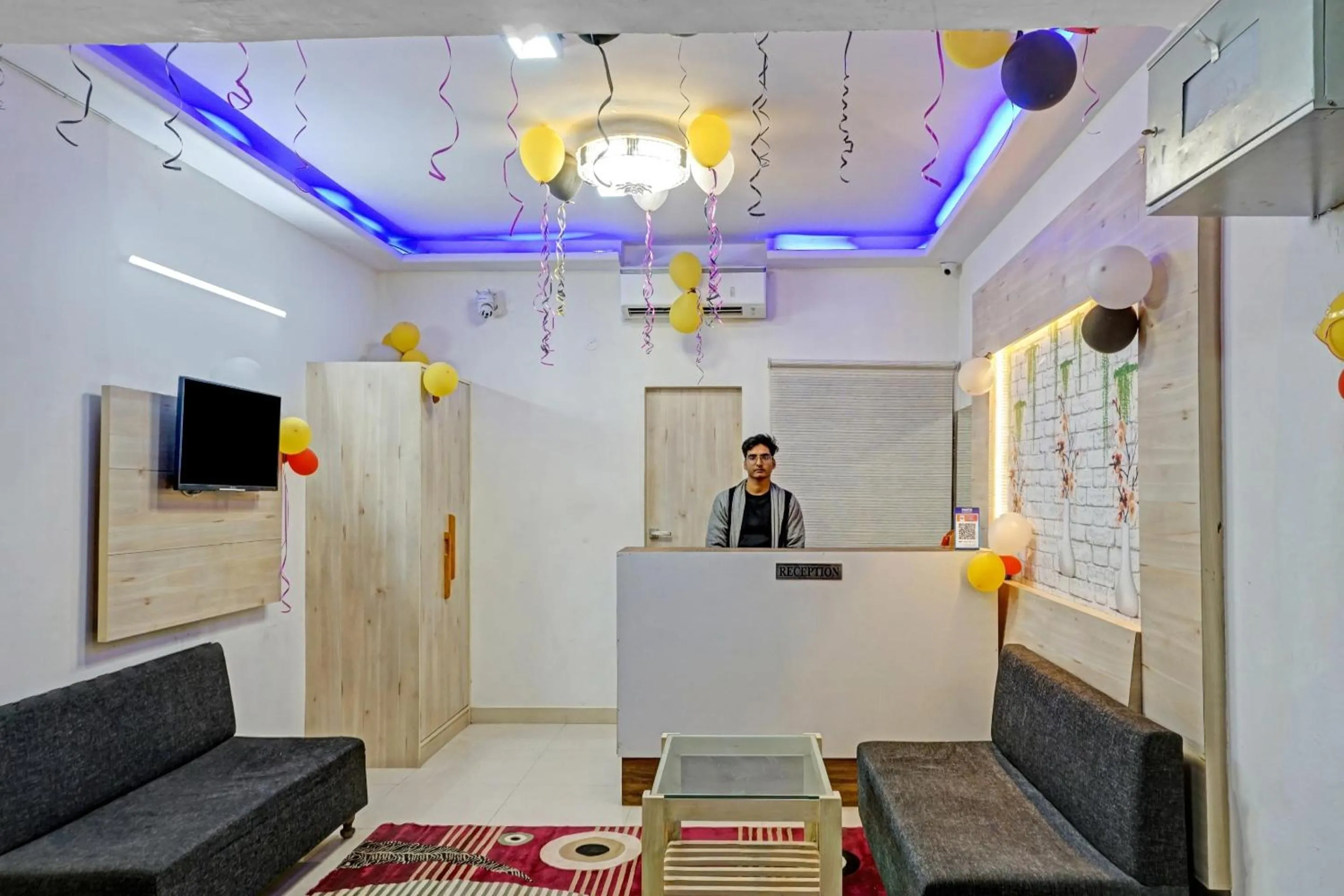 Lobby or reception in Hotel O Silver Inn