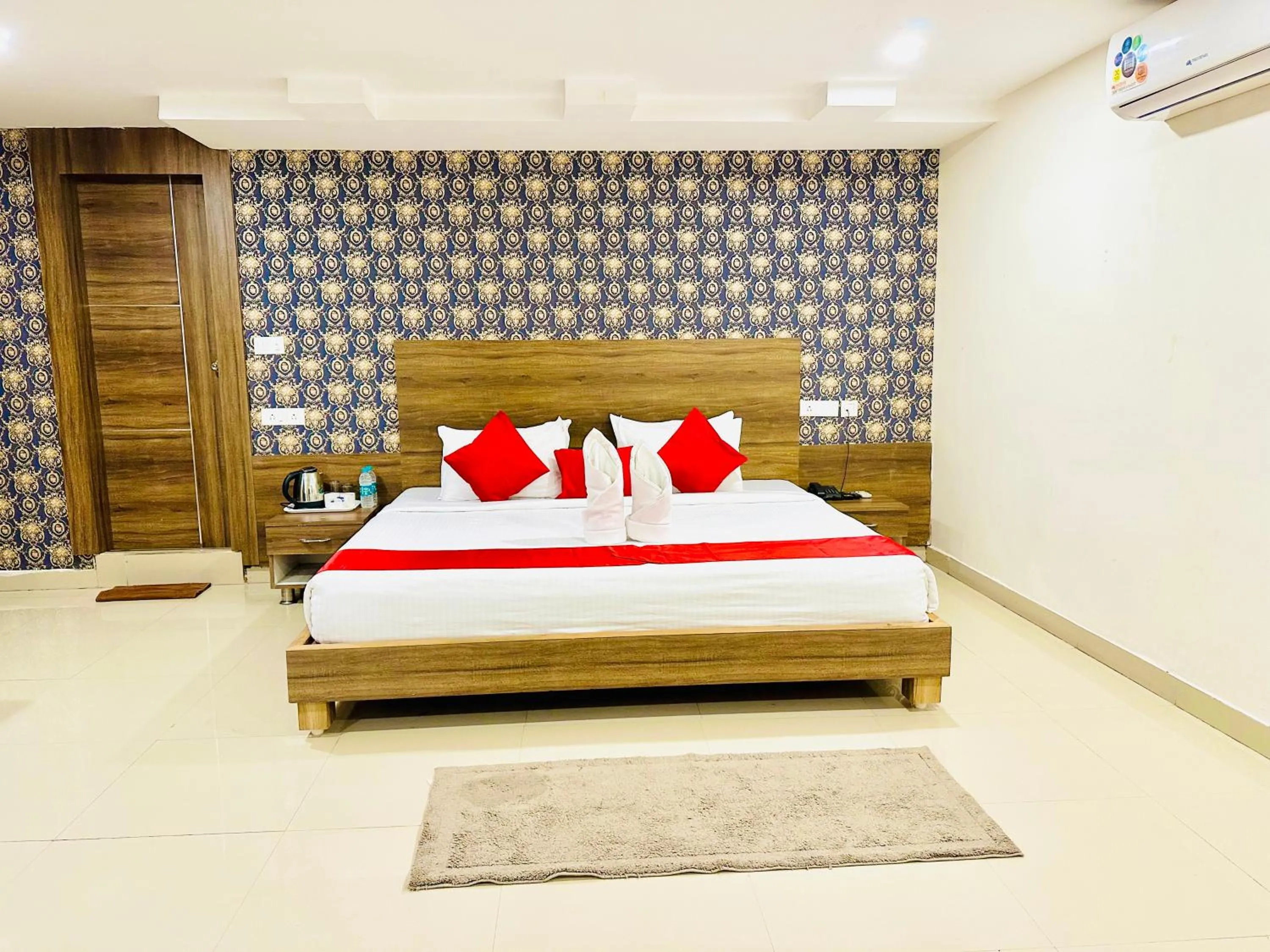 Bed in The Landmark Banjara Hills - Hyderabad
