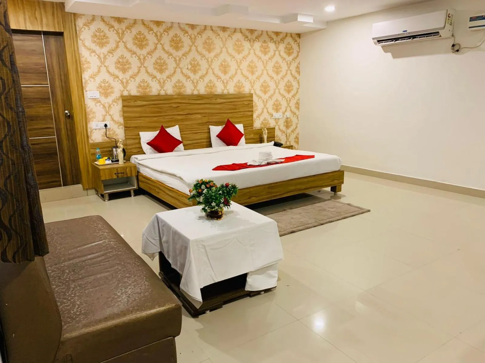 Bed in The Landmark Banjara Hills - Hyderabad