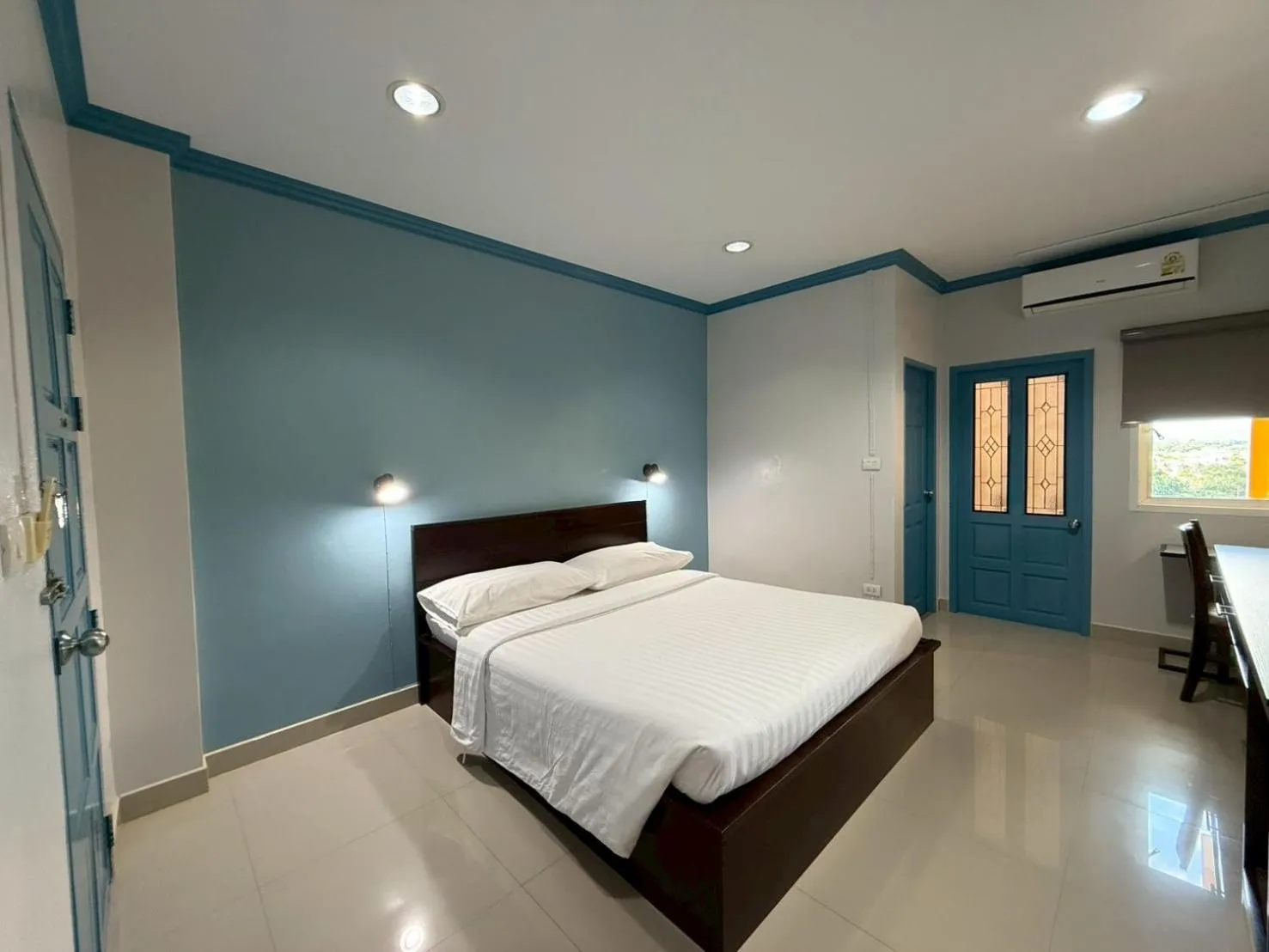 Bed in Garden Hill Hotel