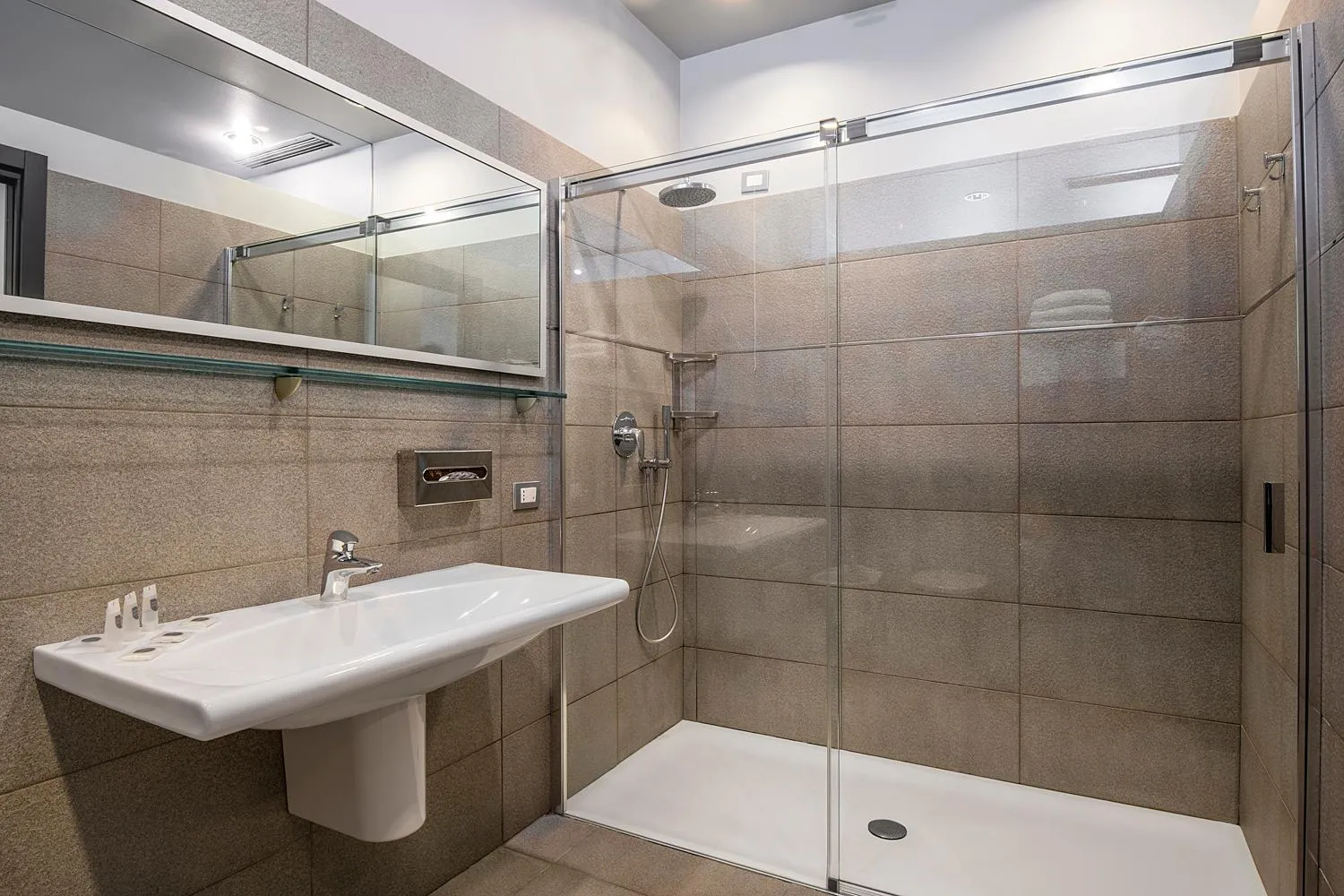 Bathroom in Hotel Verona