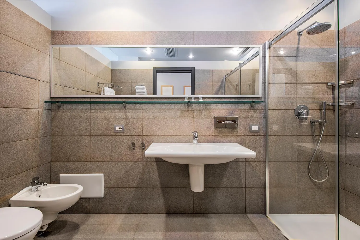 Bathroom in Hotel Verona