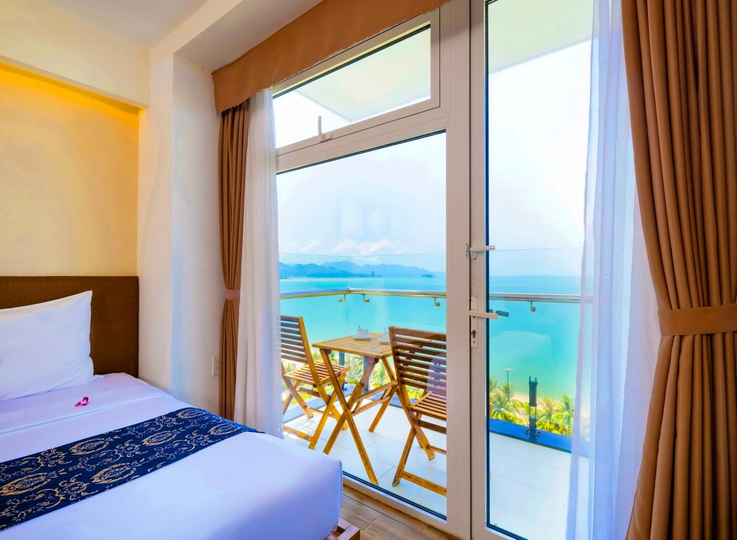 Sea view, Bed in Saphia Hotel Nha Trang