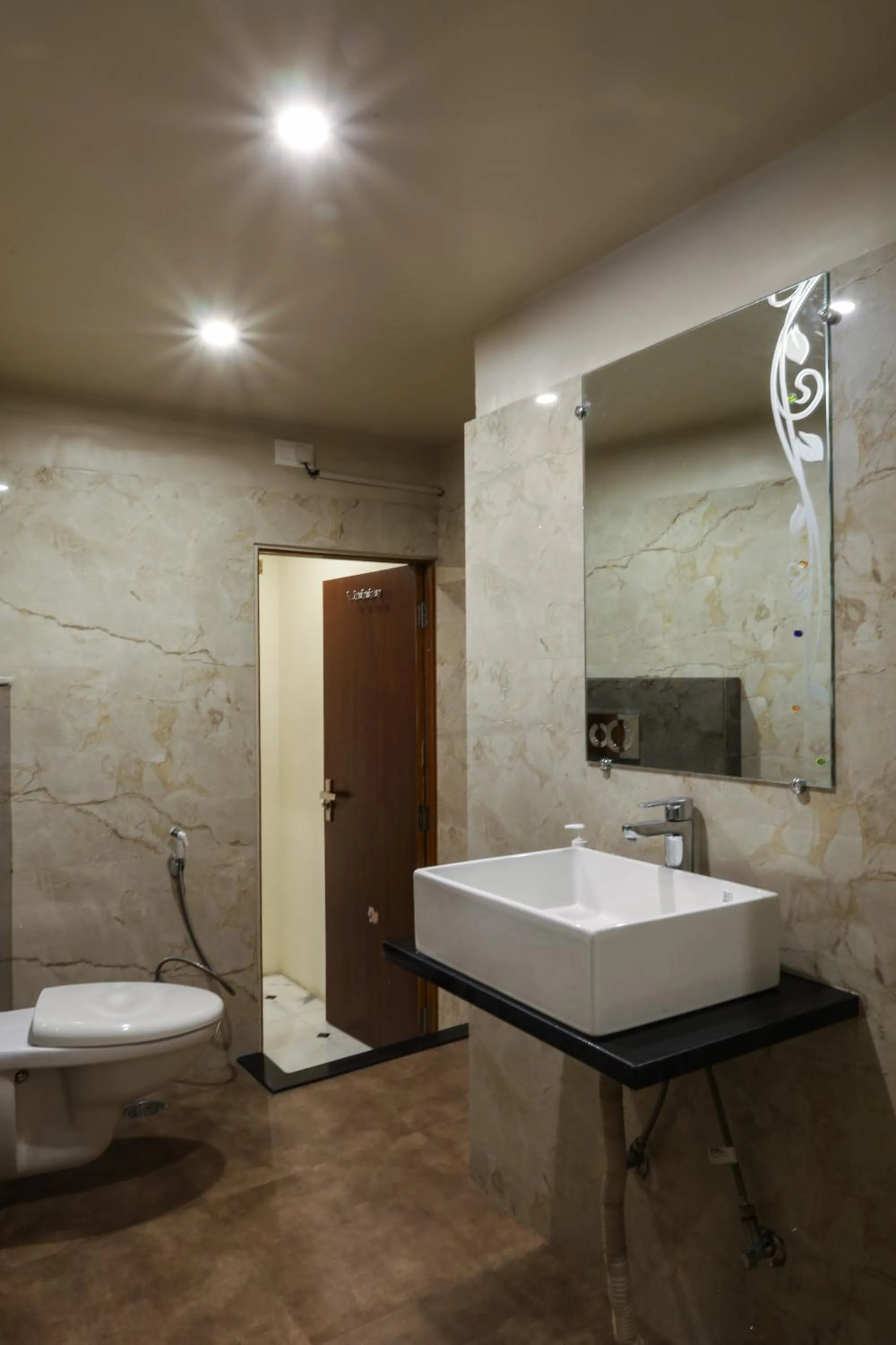 Toilet in HOTEL CITY PALACE