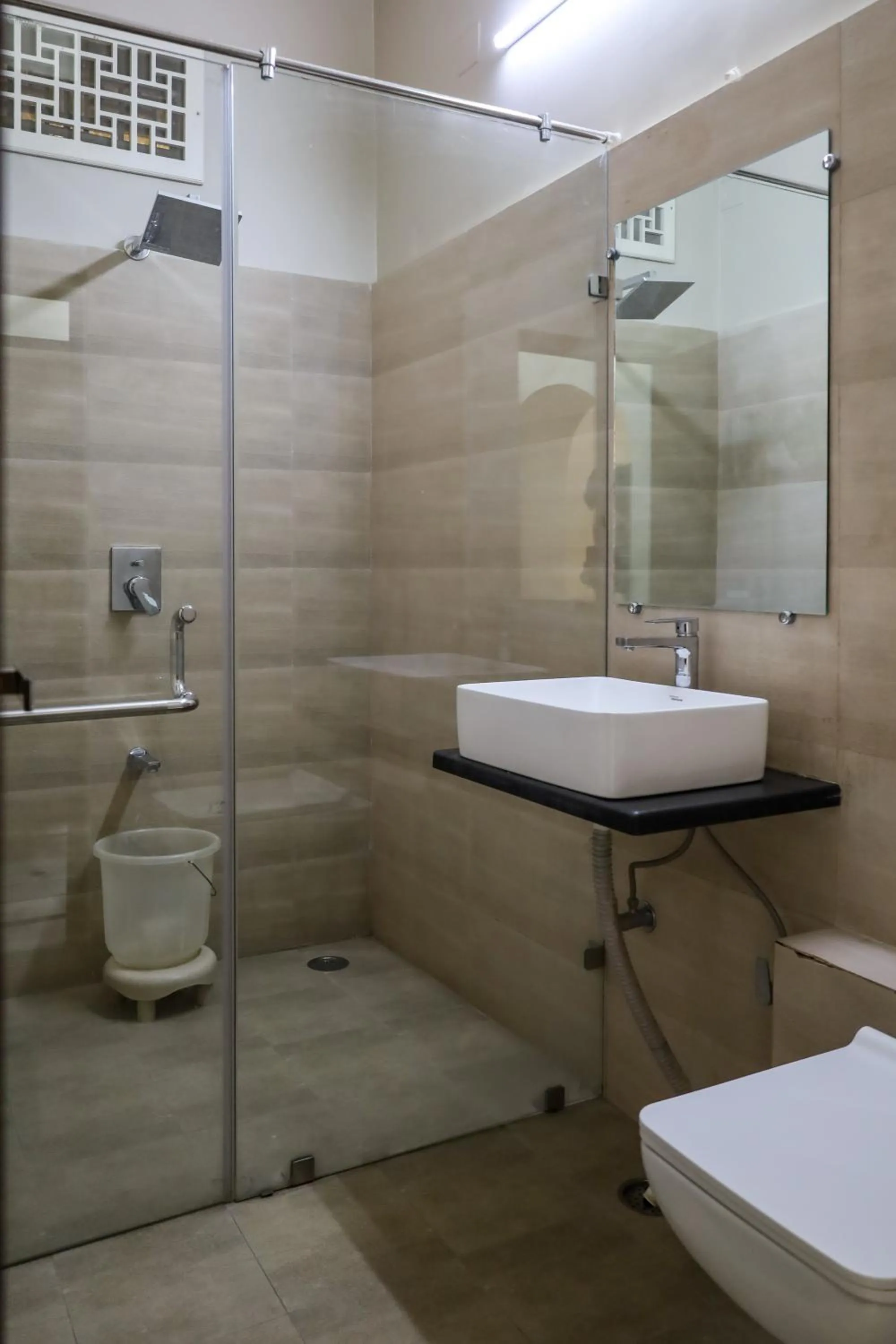 Shower in HOTEL CITY PALACE