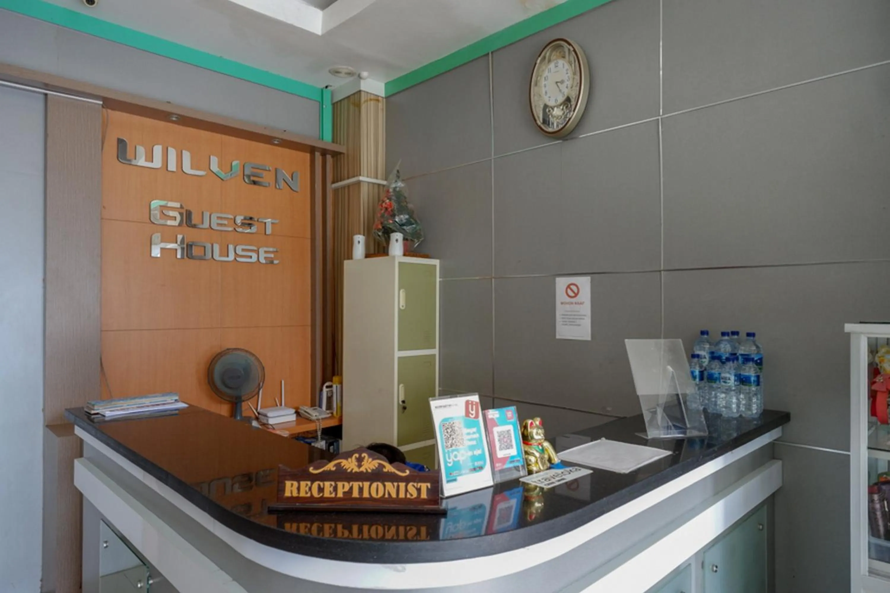 Lobby or reception in RedDoorz at Jalan Emmy Saelan Palu