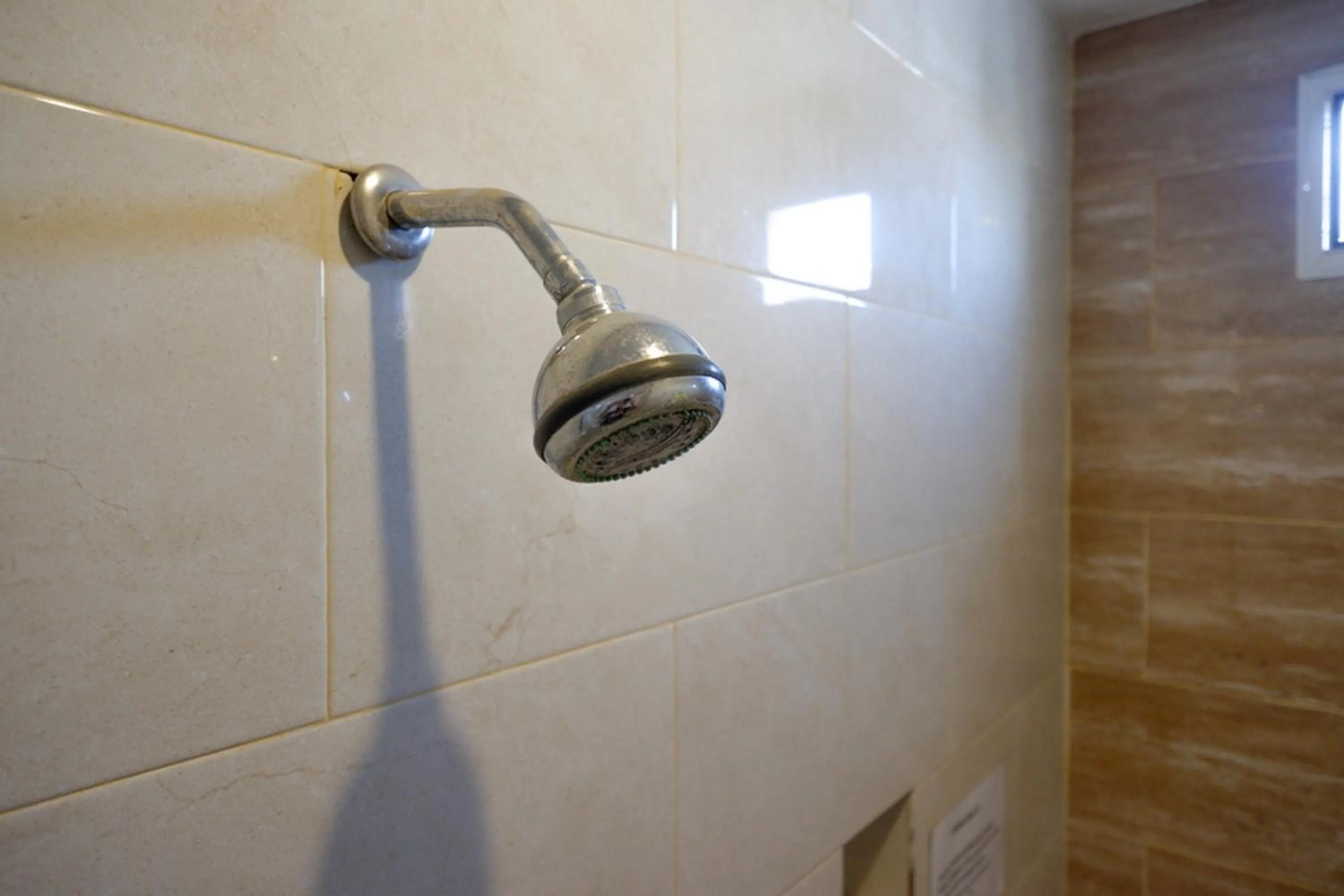 Bathroom in RedDoorz at Jalan Emmy Saelan Palu