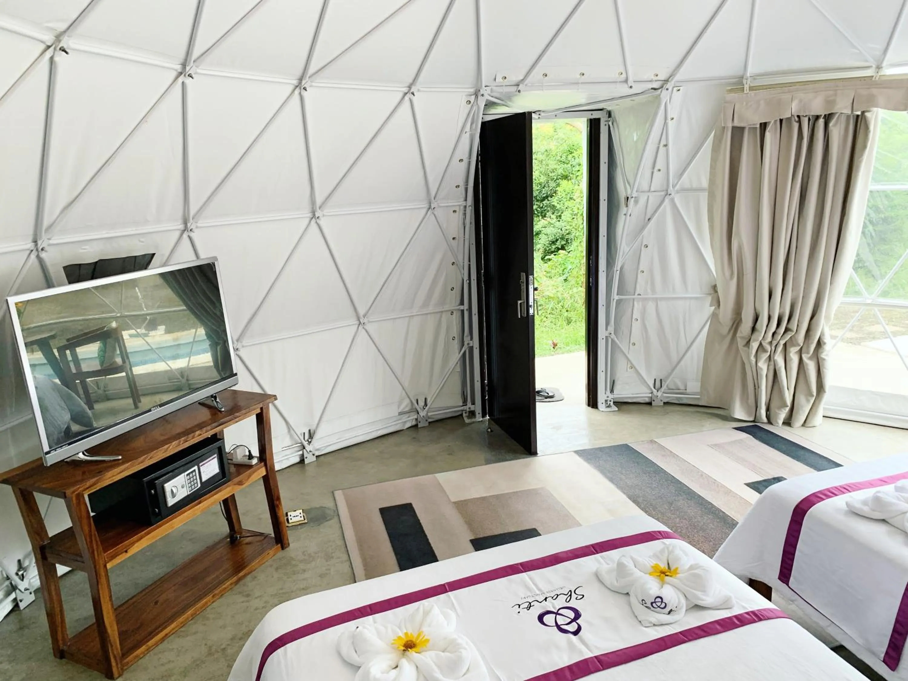 Bed in Shanti Wellness Sanctuary