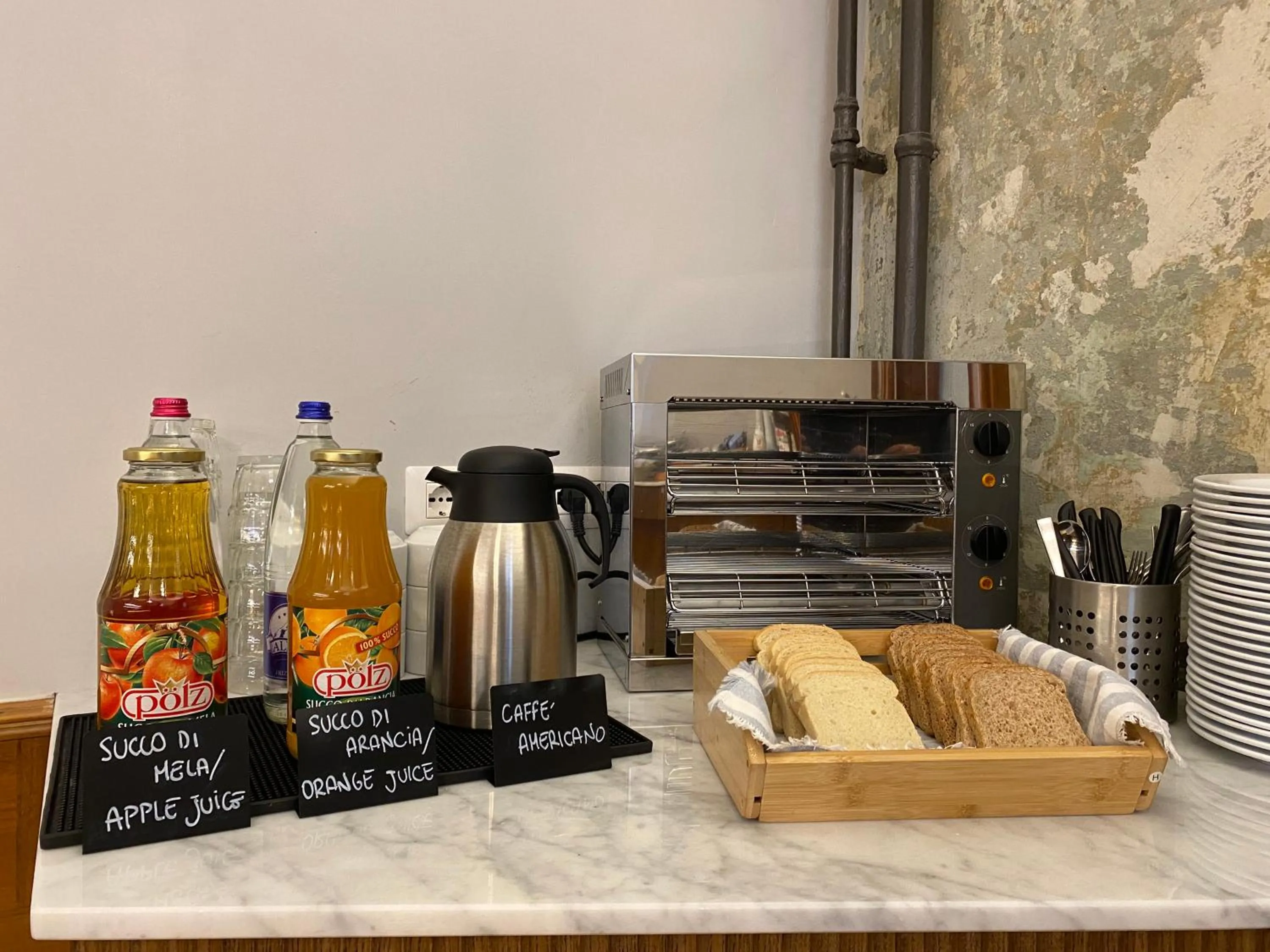 Buffet breakfast in Hotel Il Sole