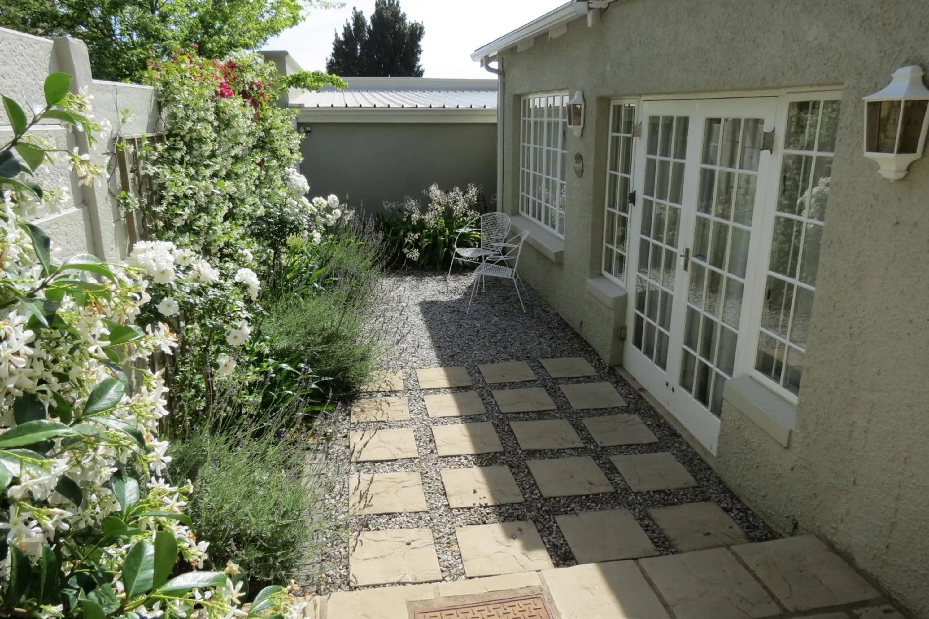 Garden in AppleBee Guest Cottages