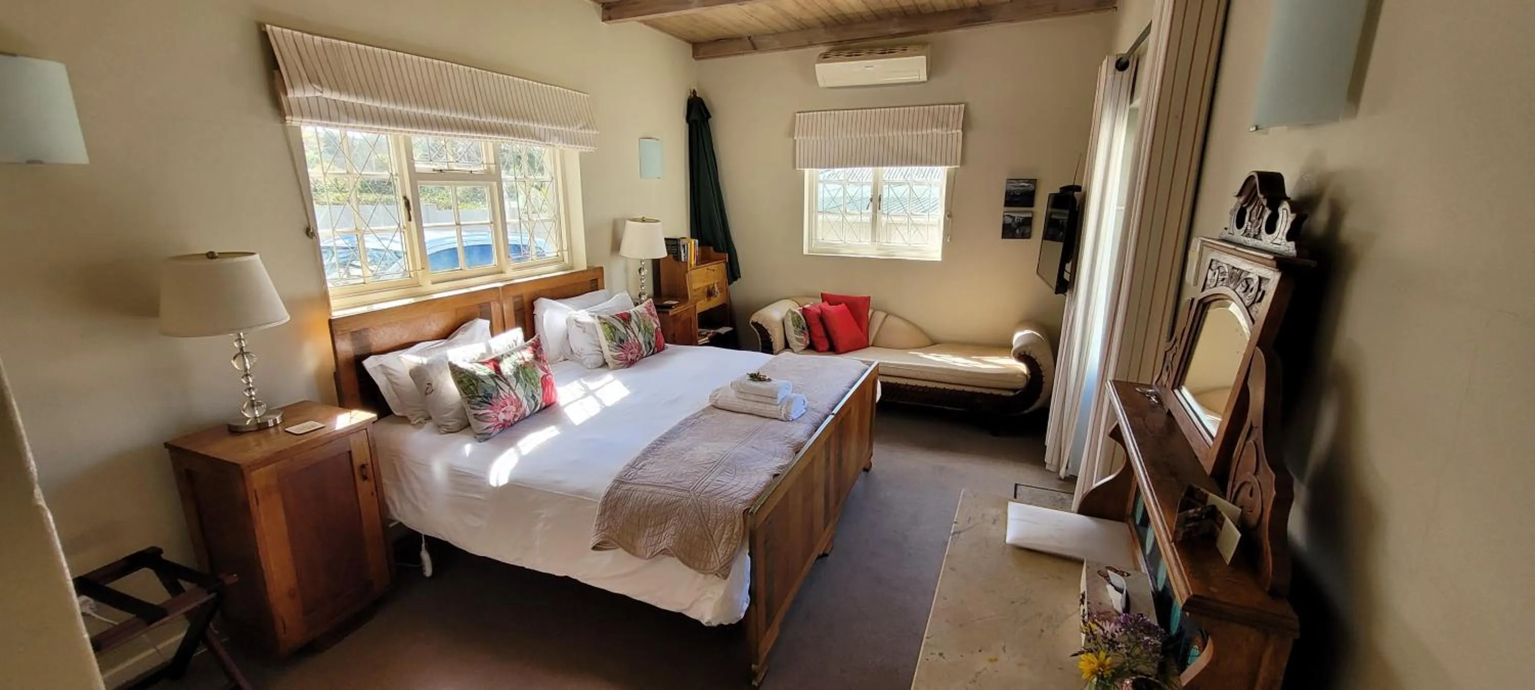 Bedroom, Bed in AppleBee Guest Cottages